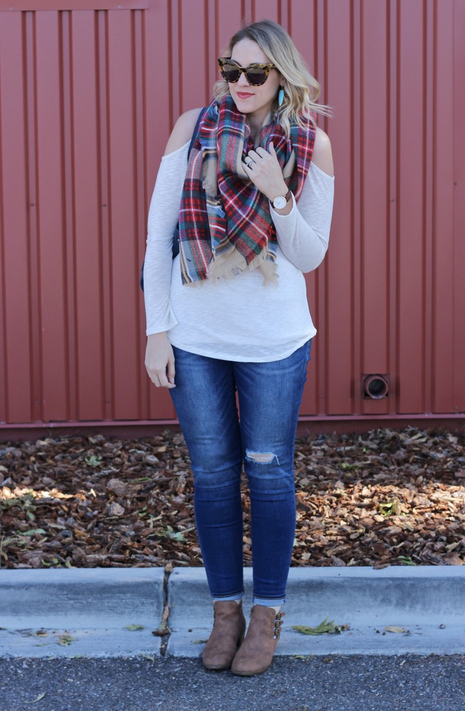 The Weekly Style Edit Link Up: The Blanket Scarf - Middle of Somewhere