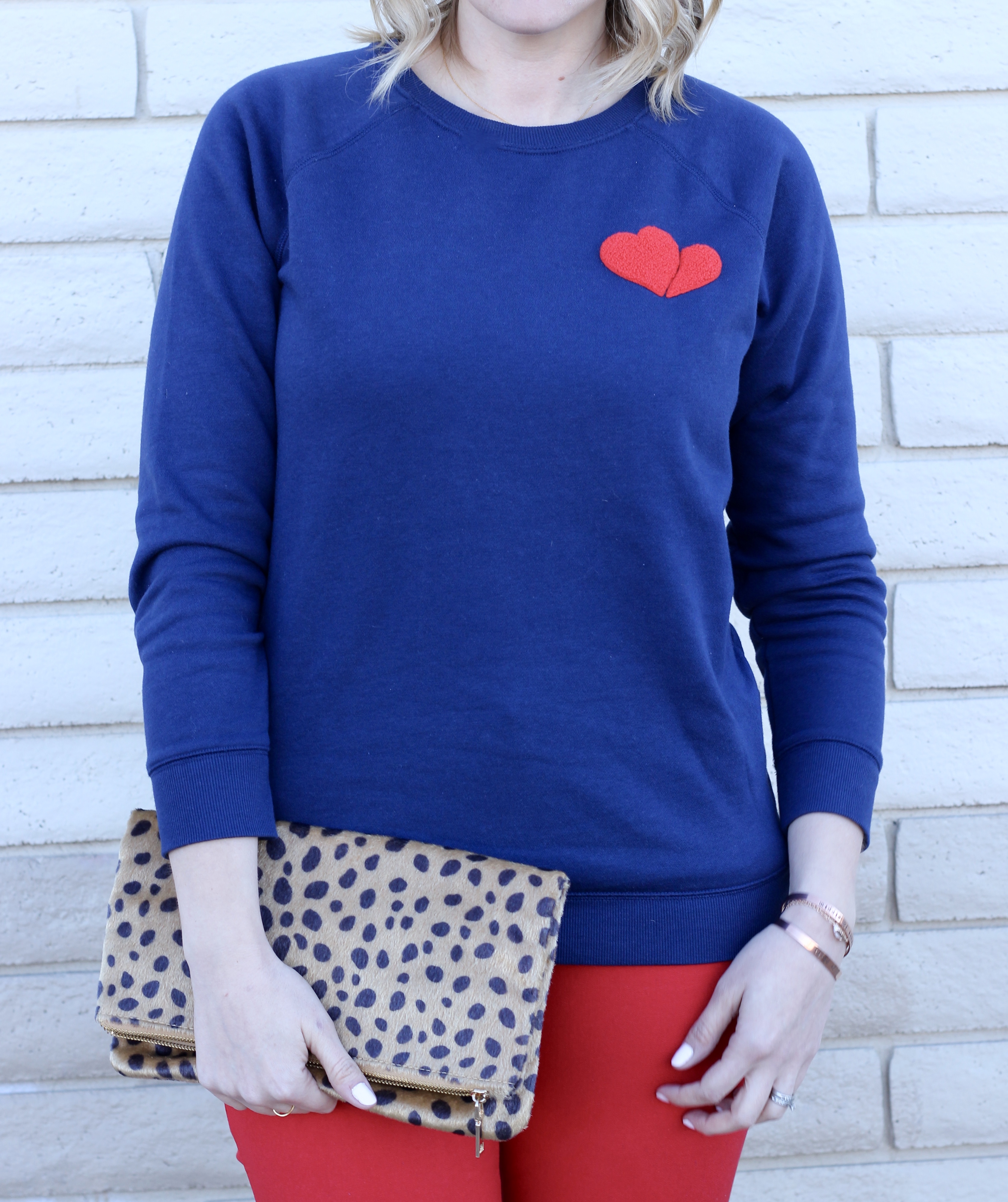 heart Old Navy graphic sweatshirt #oldnavystyle #valentinesday