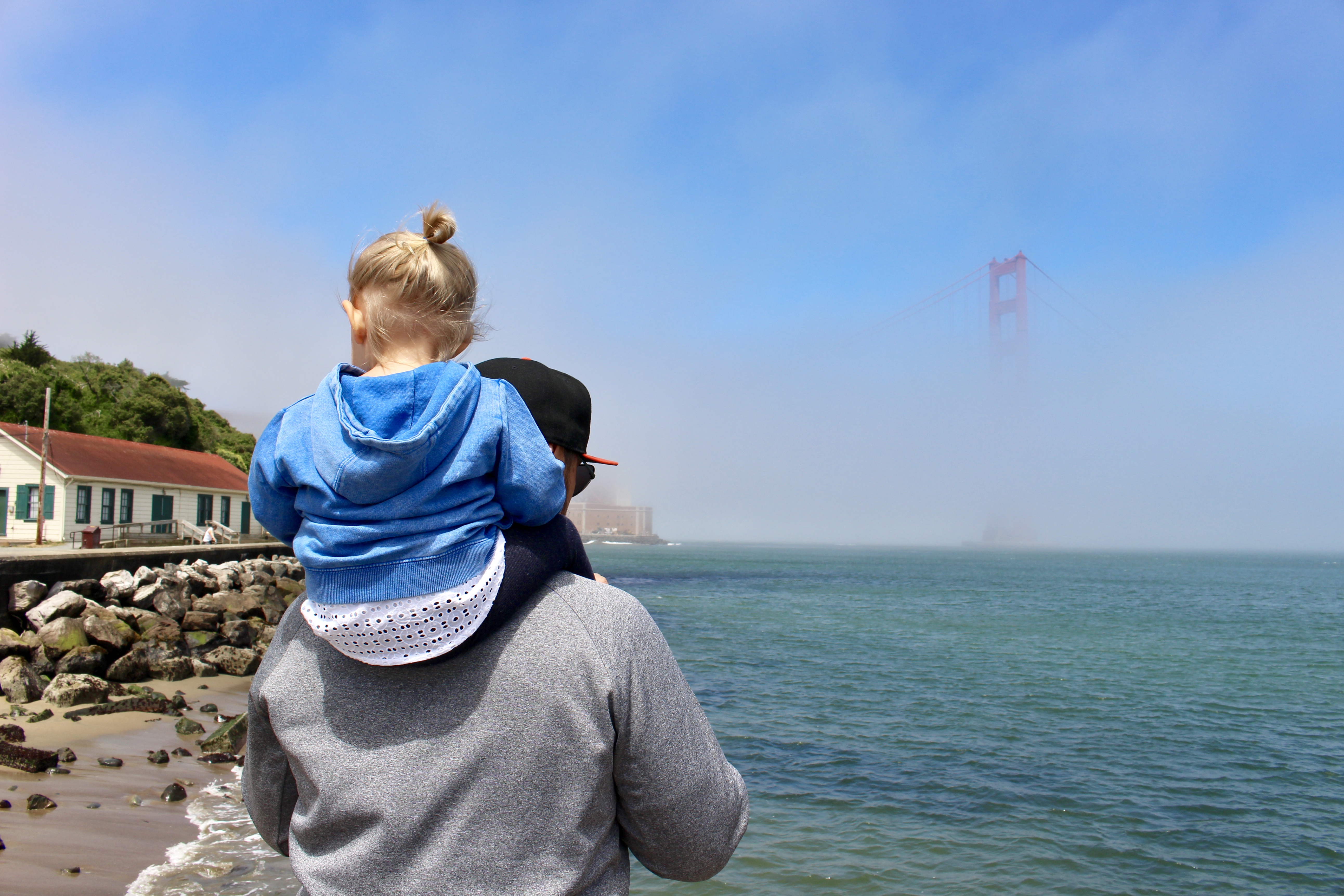 golden gate bridge from chrissy field