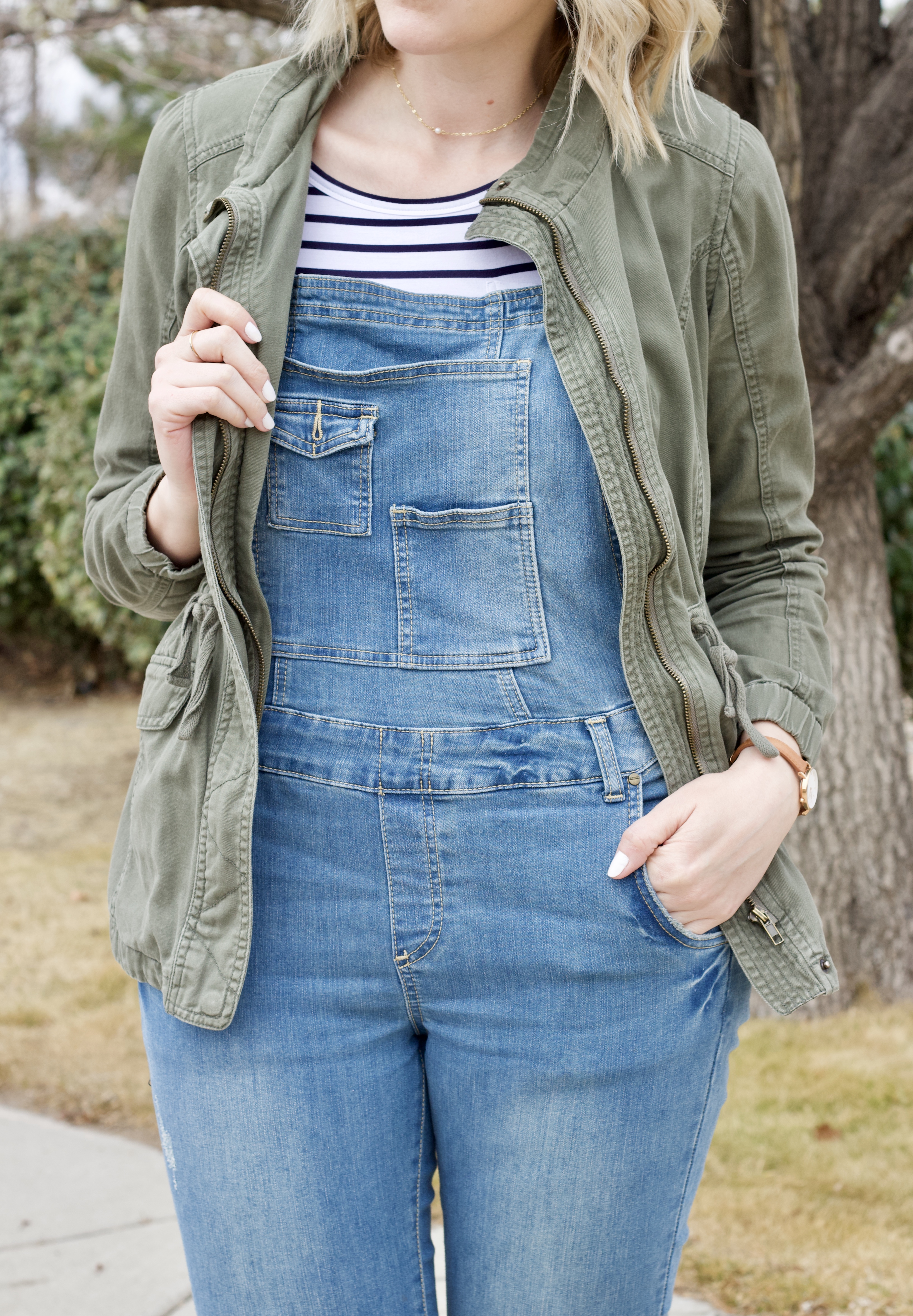 overalls outfit for spring #overalls #springstyle #springoutfit