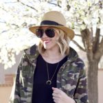 how to style a black jumpsuit camo jacket #jumpsuit #casualoutfit #momstyle
