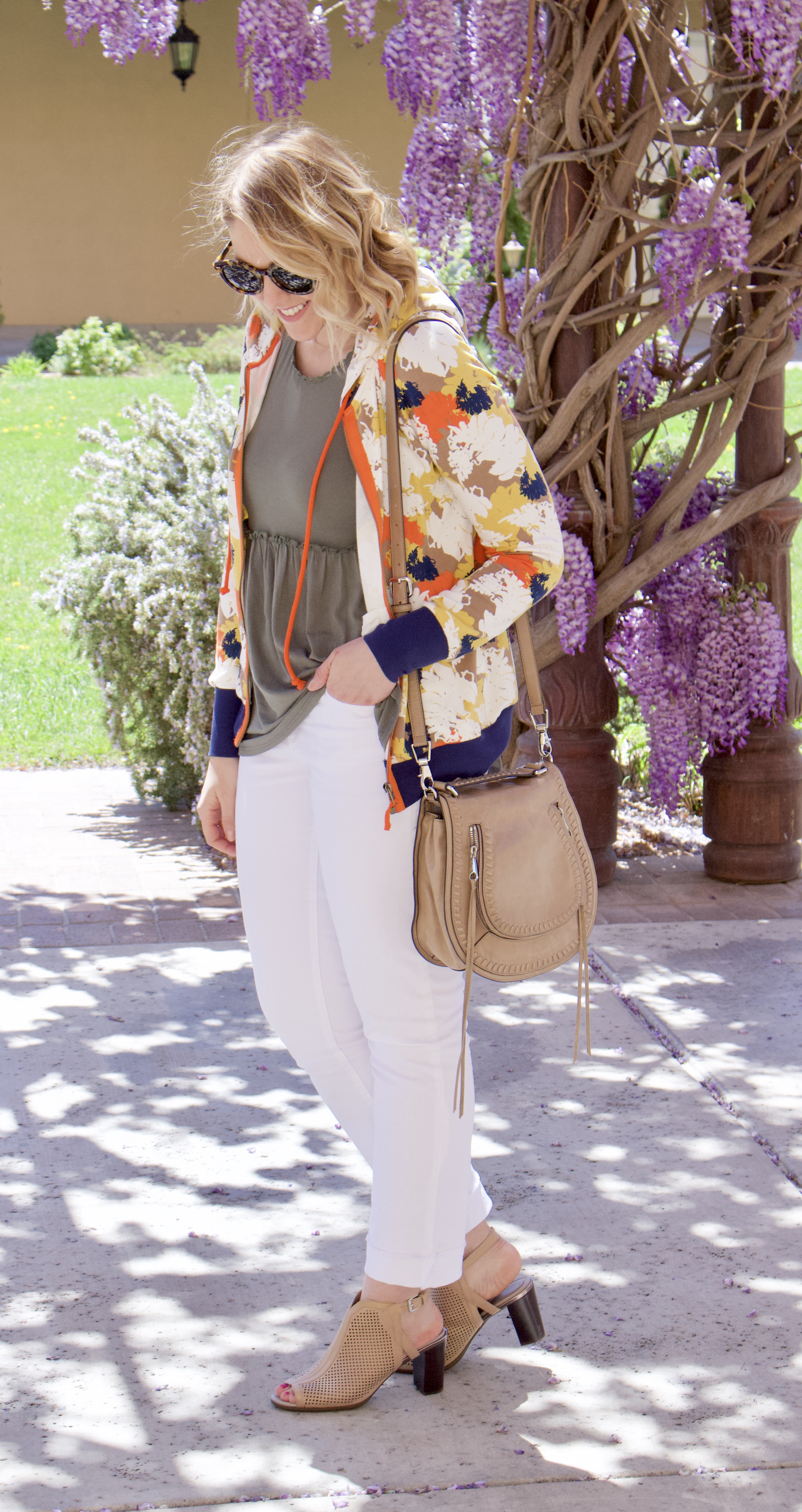 floral print jacket outfit for spring #springstyle #floralprint #fashionlinkup