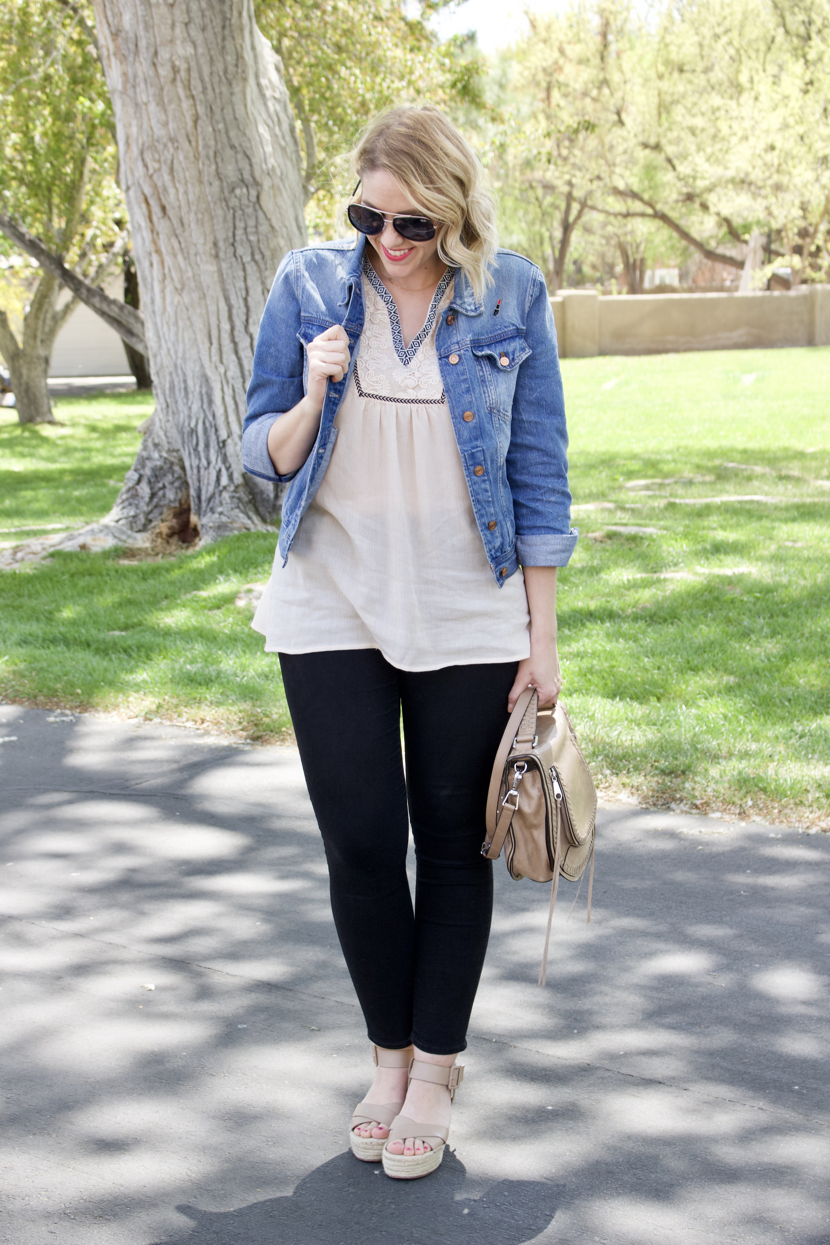 casual spring layers #jeanjacket #springlayers #springoutfit #momstyle