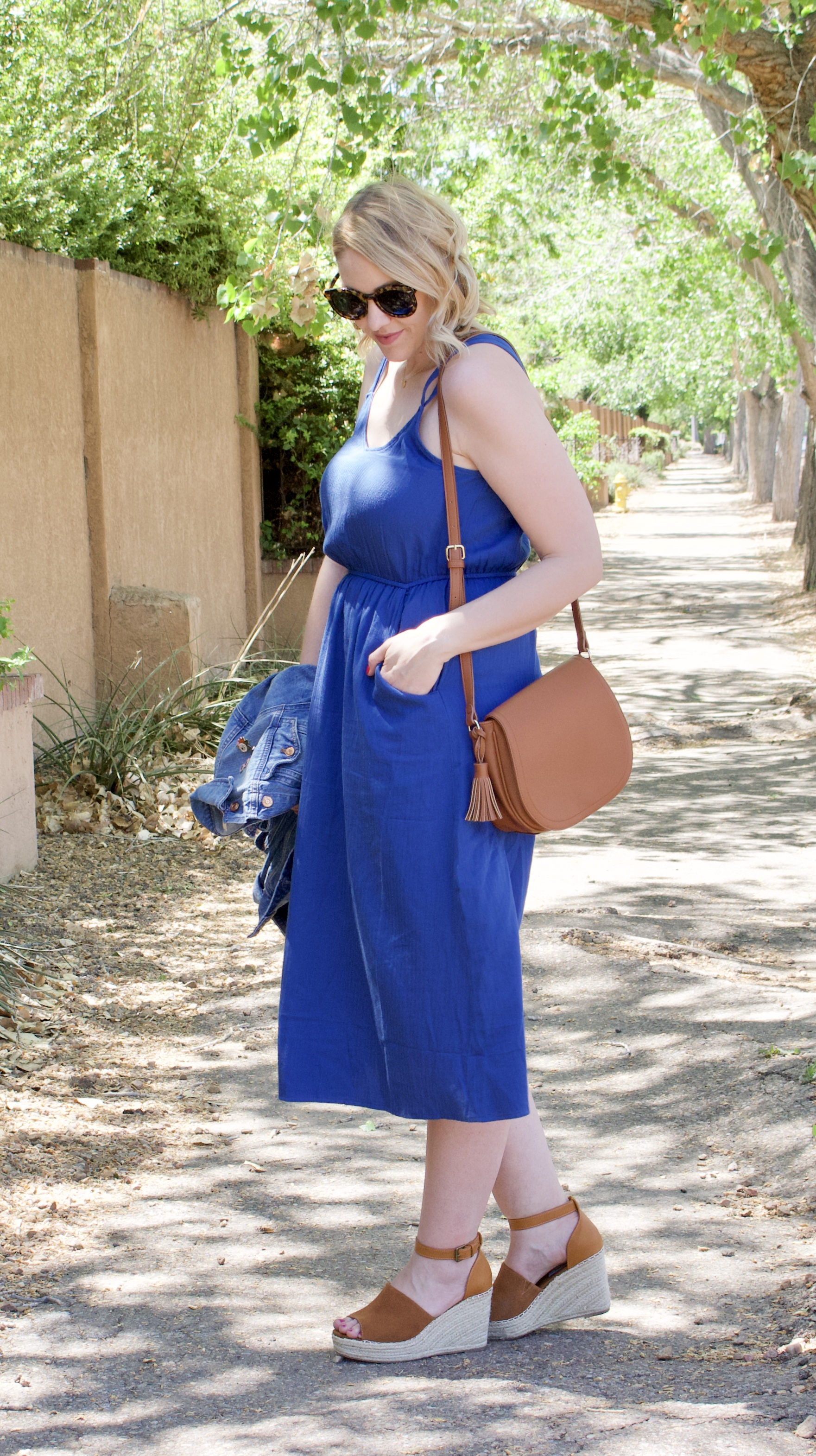 midi dress for mother's day outfit #mothersday #momstyle #mididress