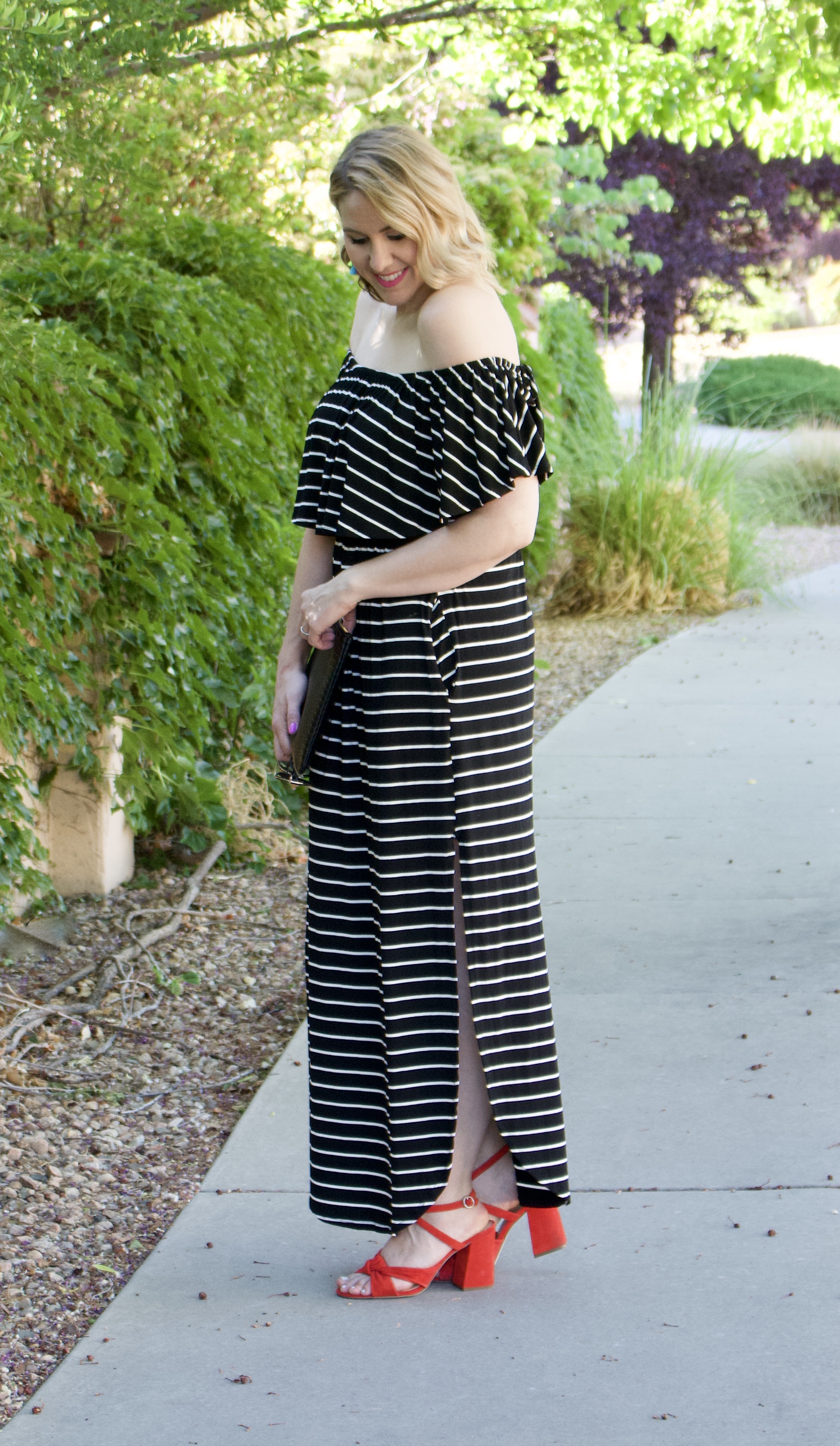 casual summer off the shoulder dress #summer #summeroutfit #maxidress 