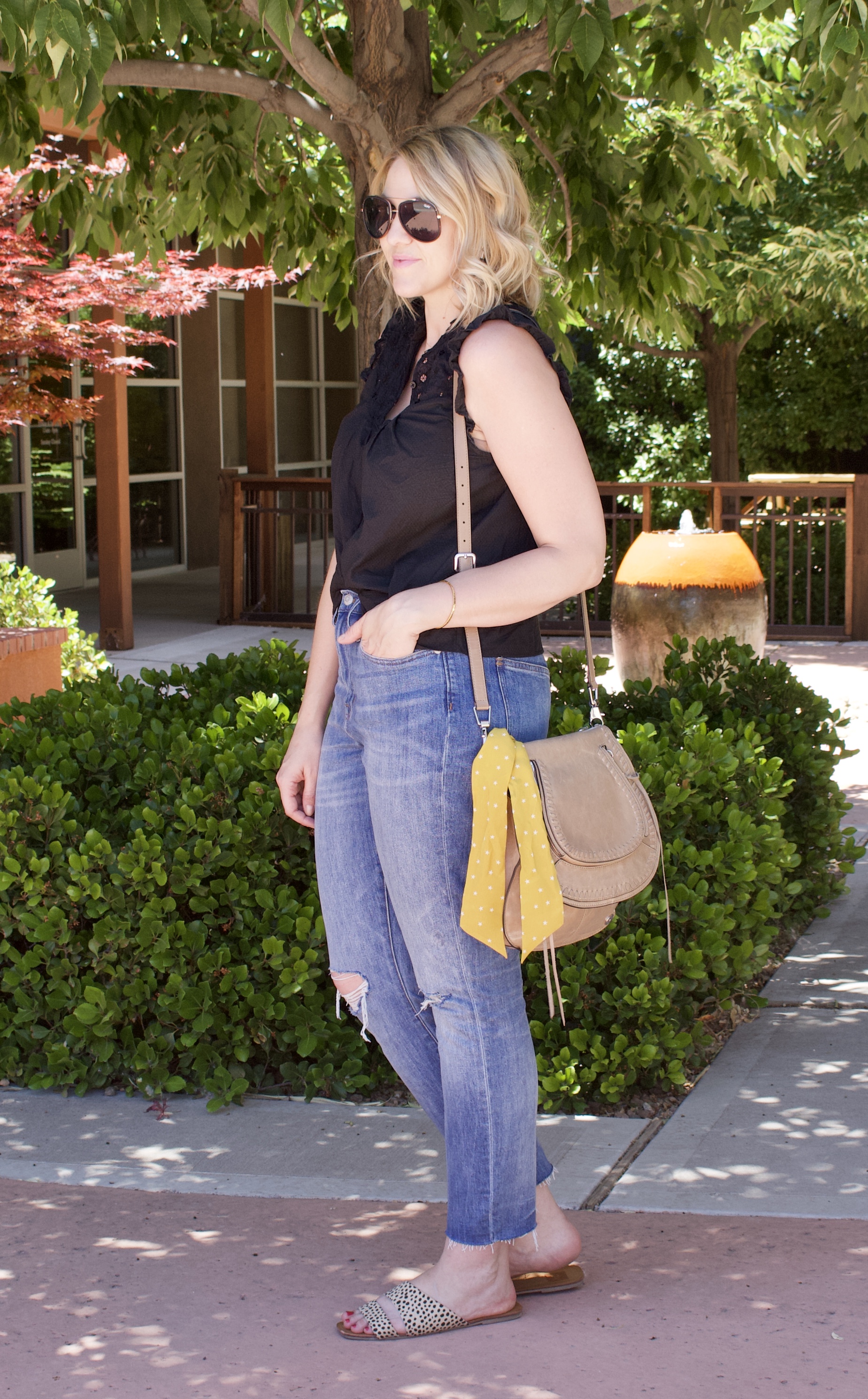 high waisted boyfriend jeans #madewell #boyfriendjeans #fashionblogger