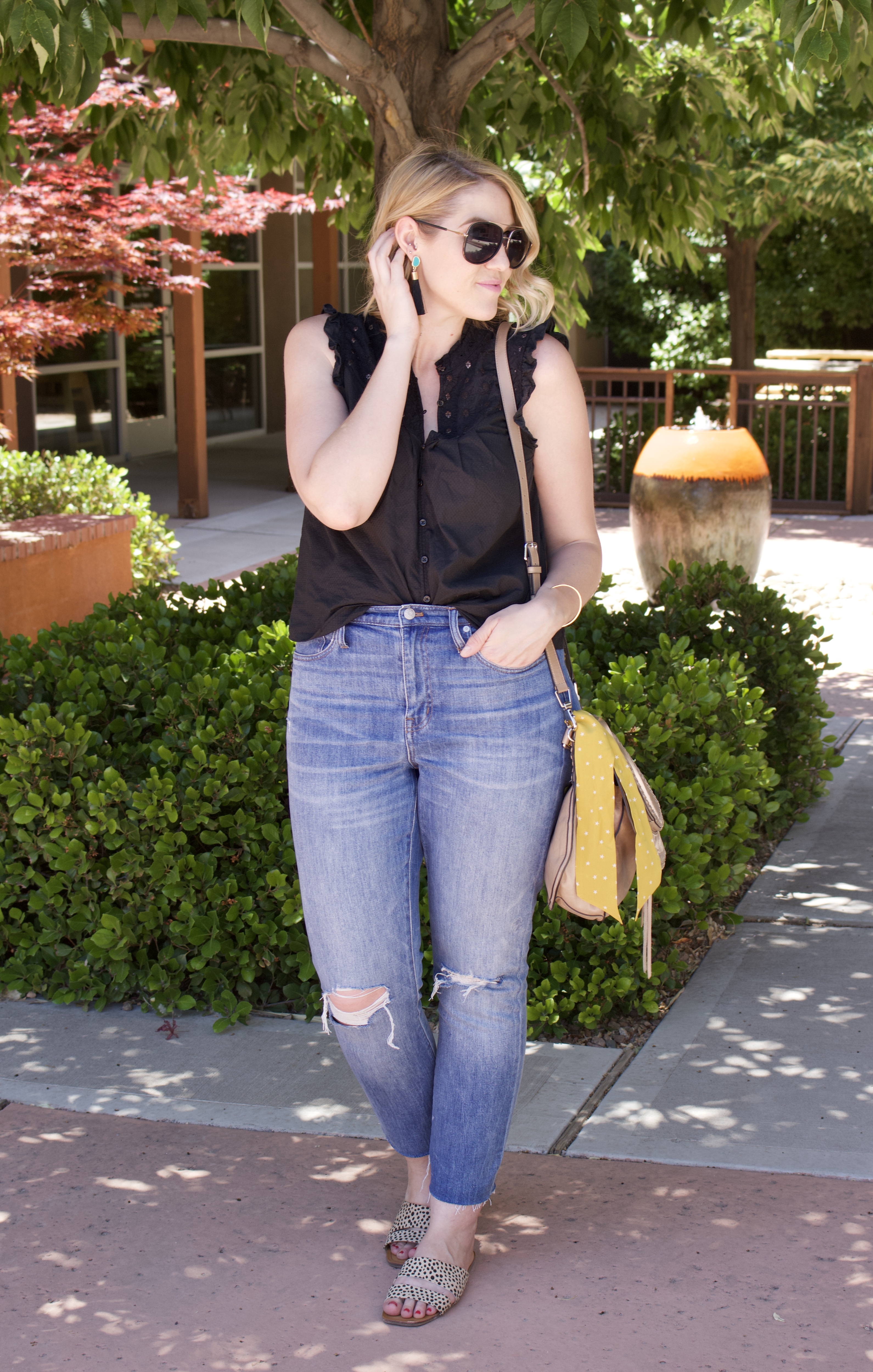 how to wear boyfriend jeans #boyfriendjeans #denim #jeansoutfit #summerstyle