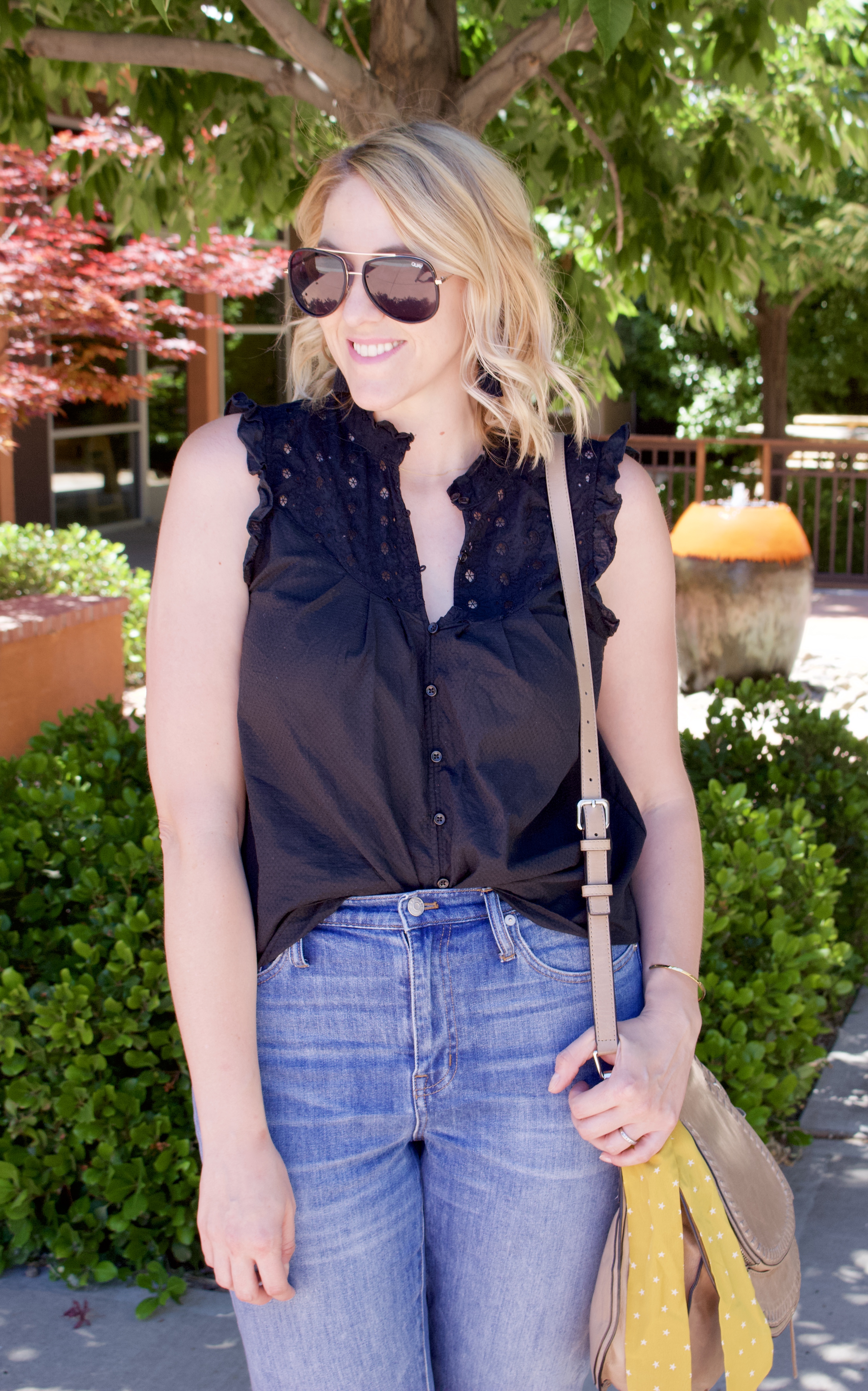 high waisted jeans eyelet top #jeans #highrisejeans #boyfriendjeans #eyelet