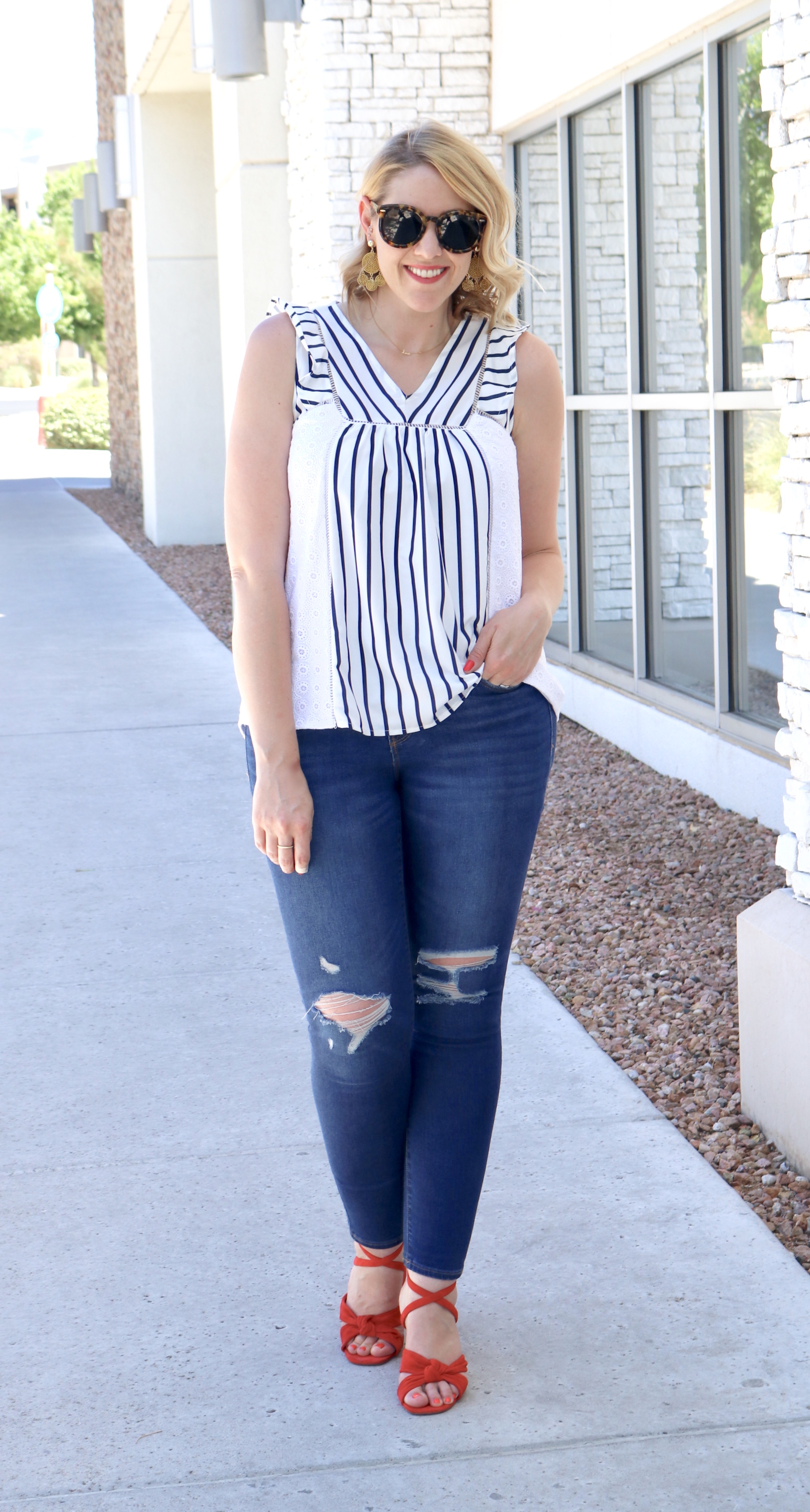 eyelet blouse for 4th of july #holidaystyle #4thofjuly #summerstyle