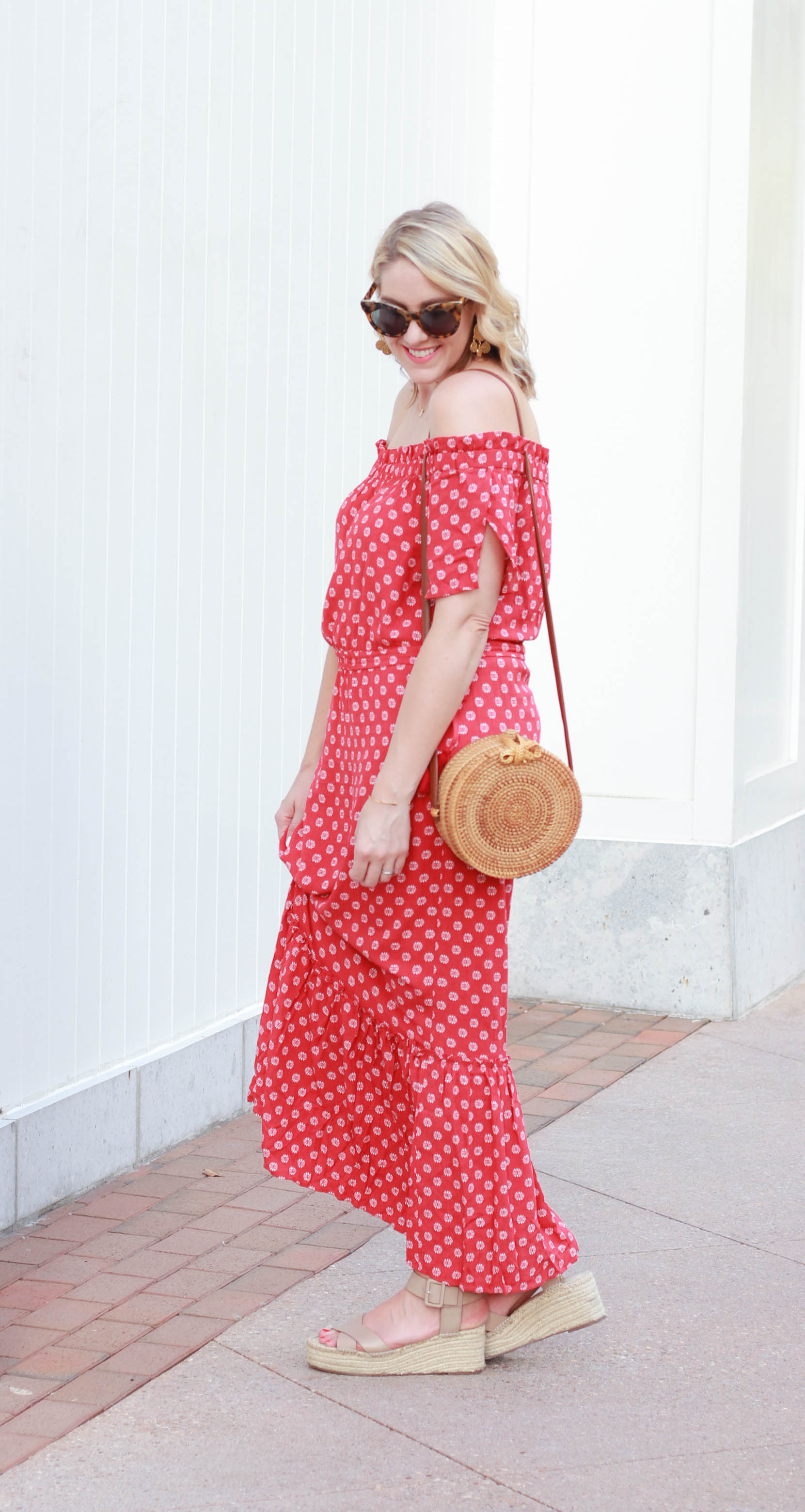 red floral maxi dress #maxidress #summerstyle #bohostyle #styleblogger