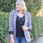 Kendra Scott necklace plaid blazer #kendrascott #plaidblazer #fallfashion