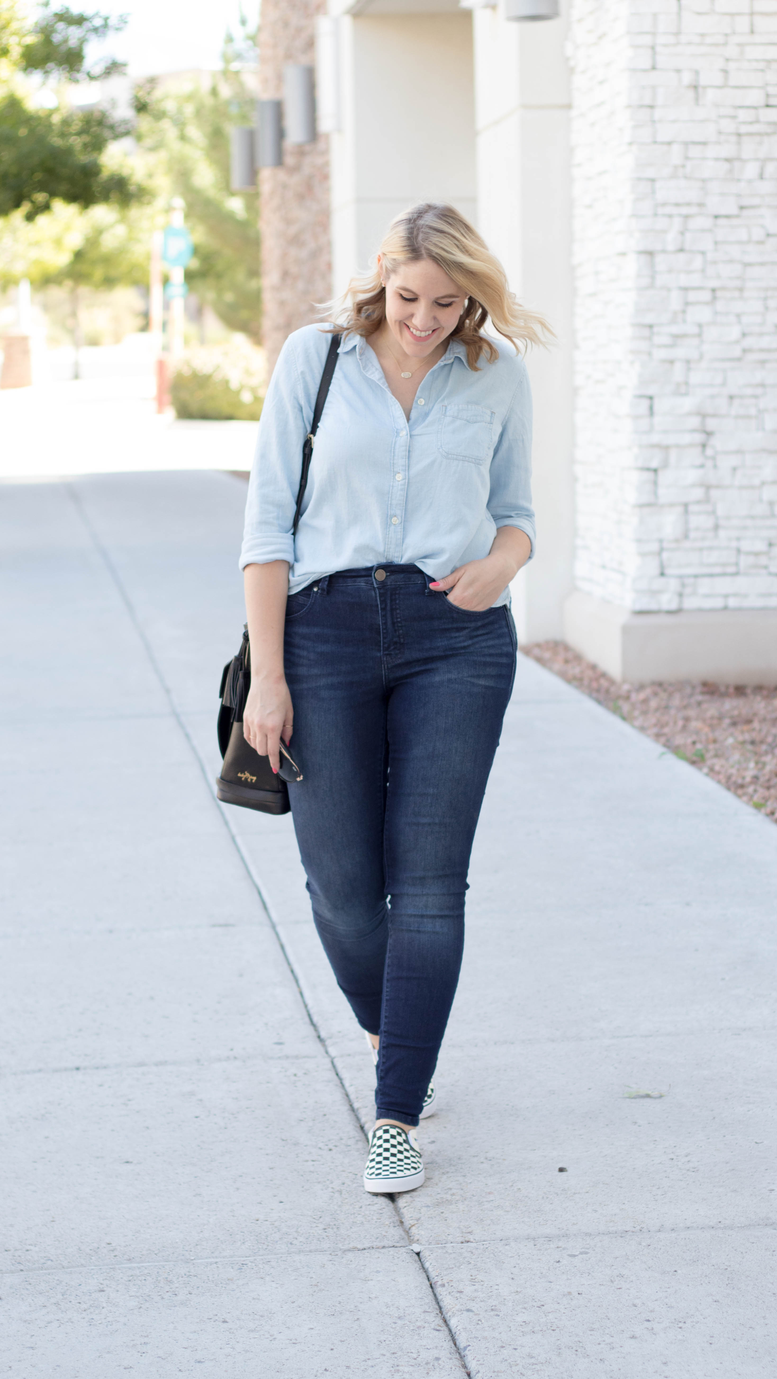 perfect outfit for any mom #momstyle #momfashion #denim