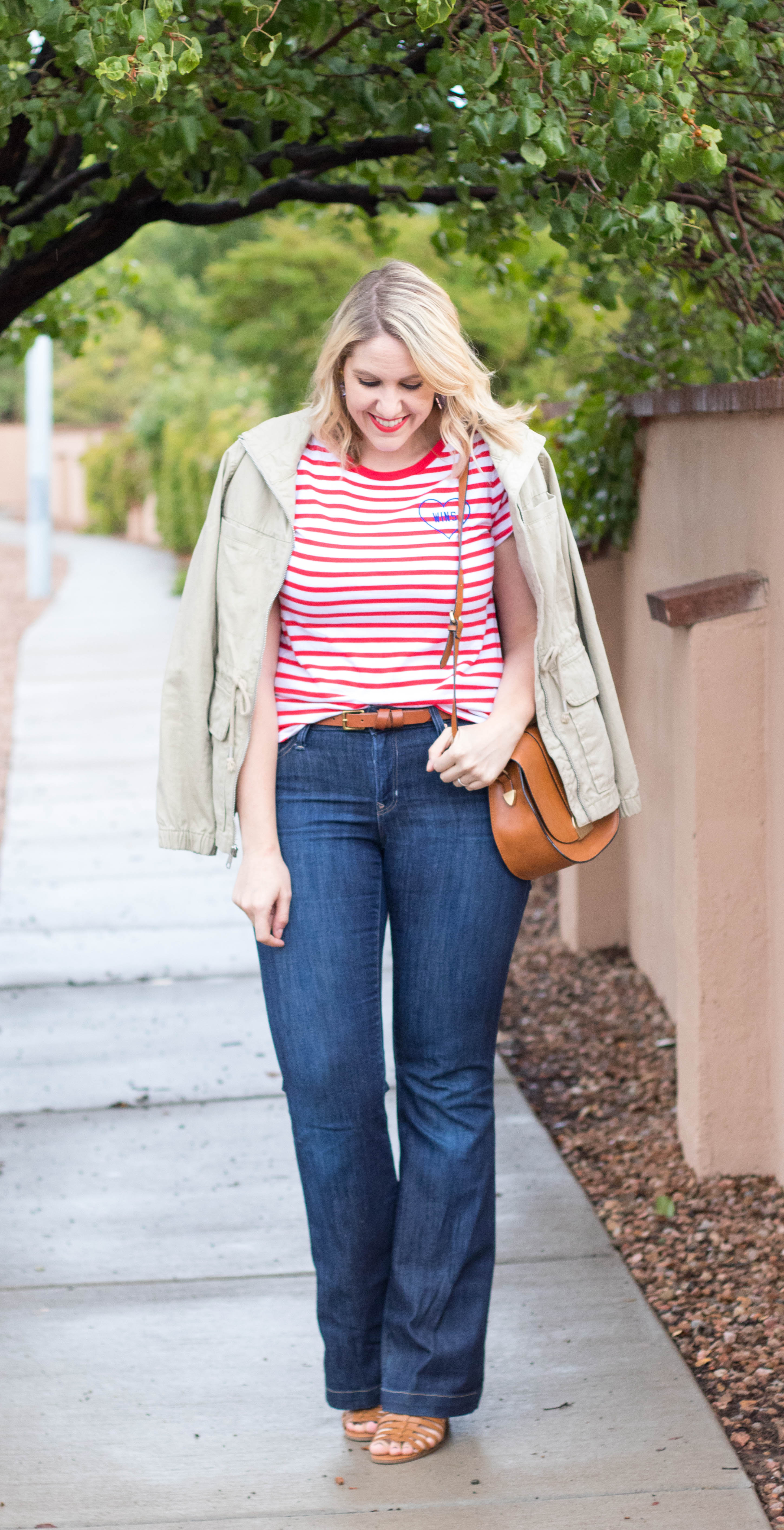 flare jeans for fall #flarejeans #denim #jeansoutfit #gap