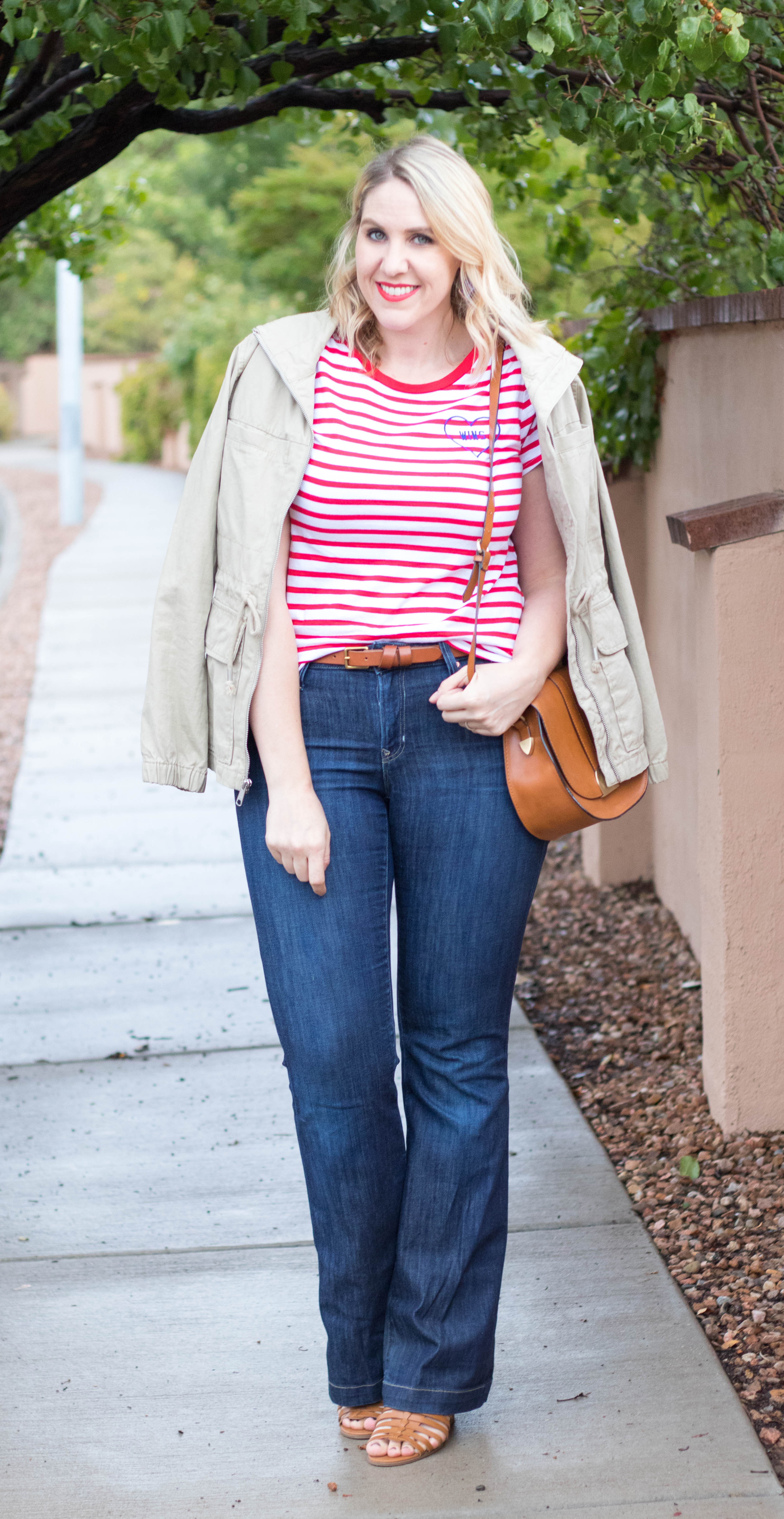 old navy tee and field jacket outfit #oldnavy #fieldjacket #fallfashion