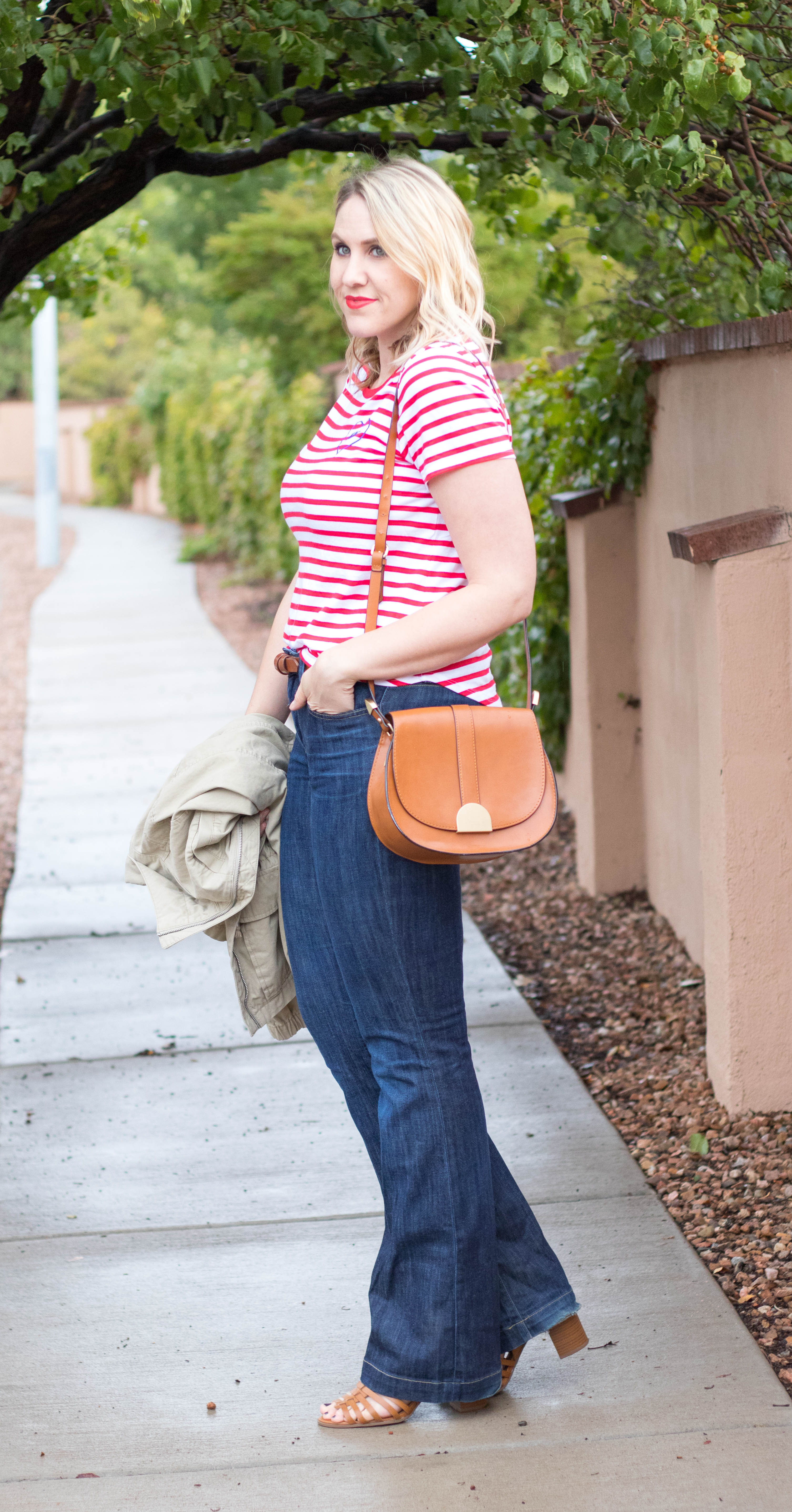 how to style flare jeans #gap #meetmeinthegap #fallfashion #fashionblogger