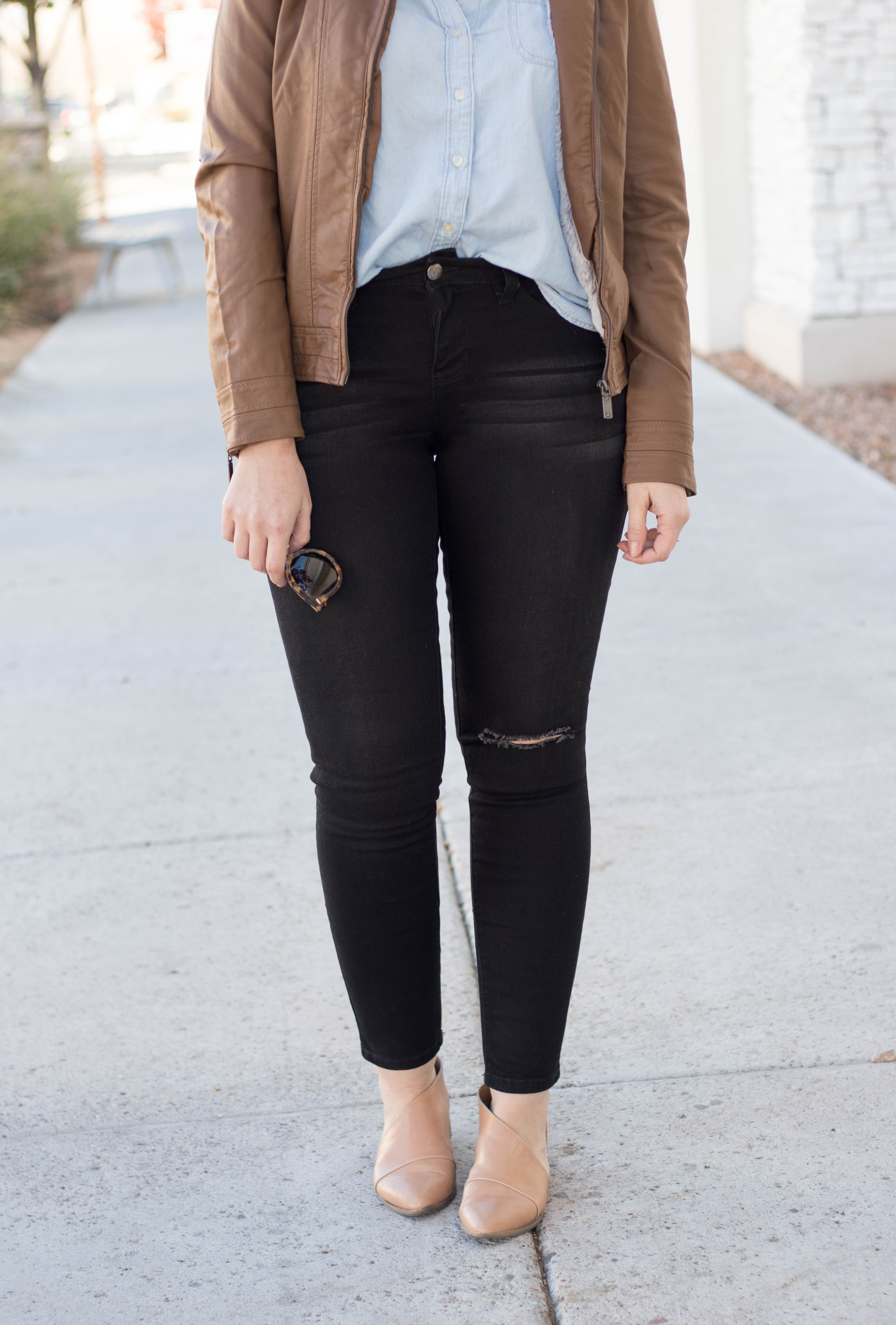 royalty for me black distressed jeans #blackjeans #freepeople #outfitdetails