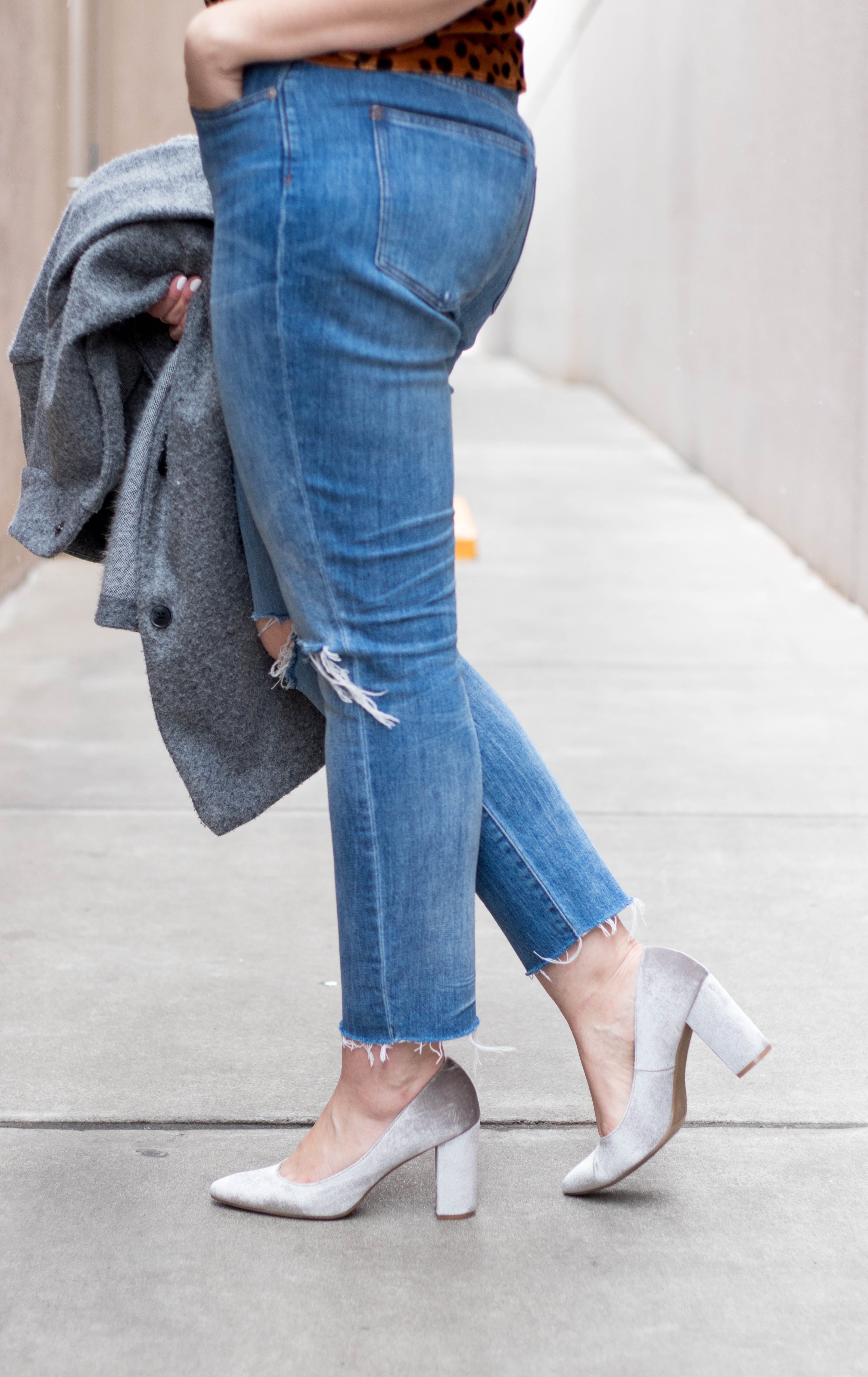 old navy velvet heels #velvet #distressedjeans #boyfriendjeans #tallfashion