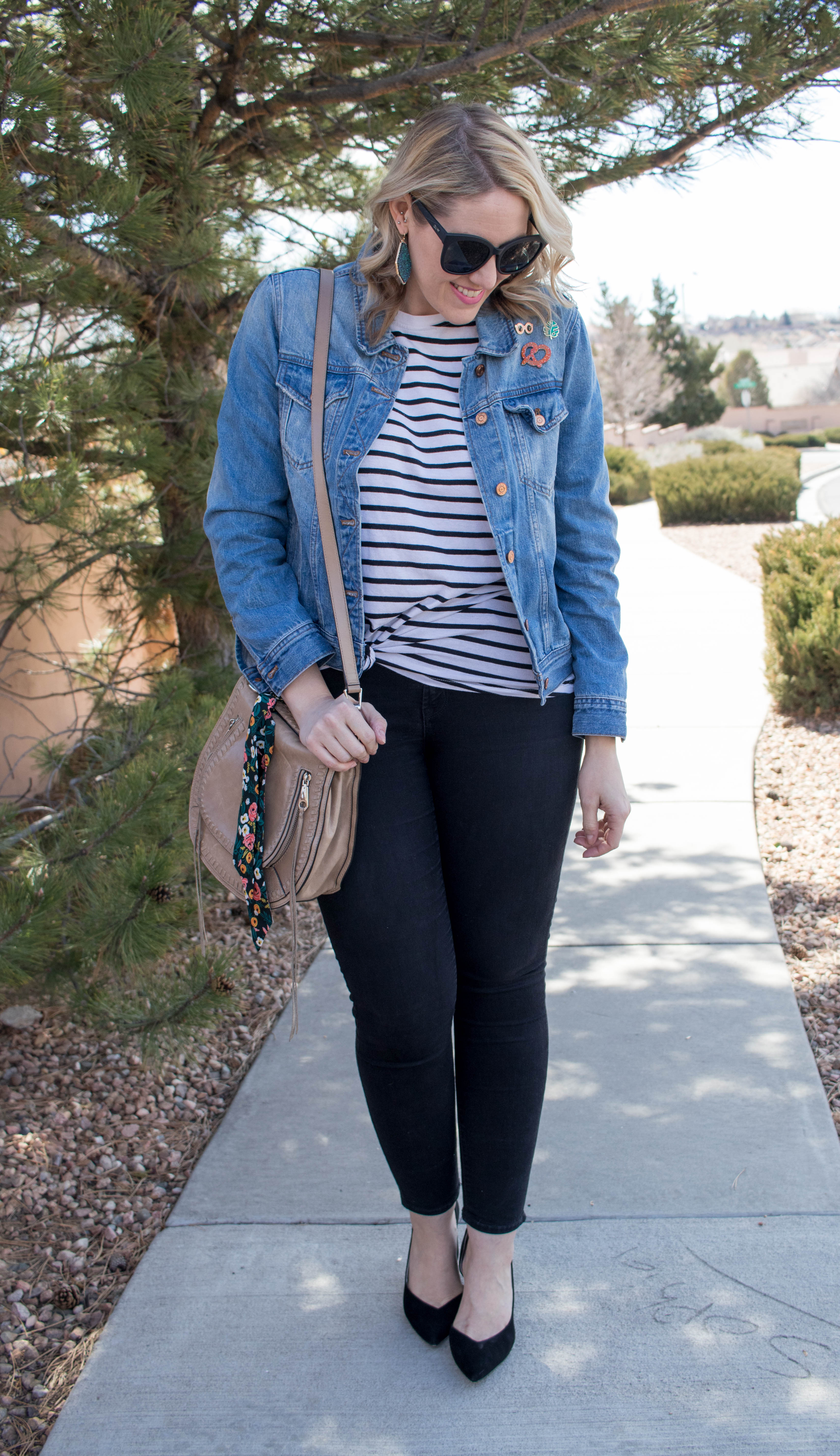 how to style a denim jacket the weekly style edit #linkup #theweeklystyleedit #jeanjacket #jcrew