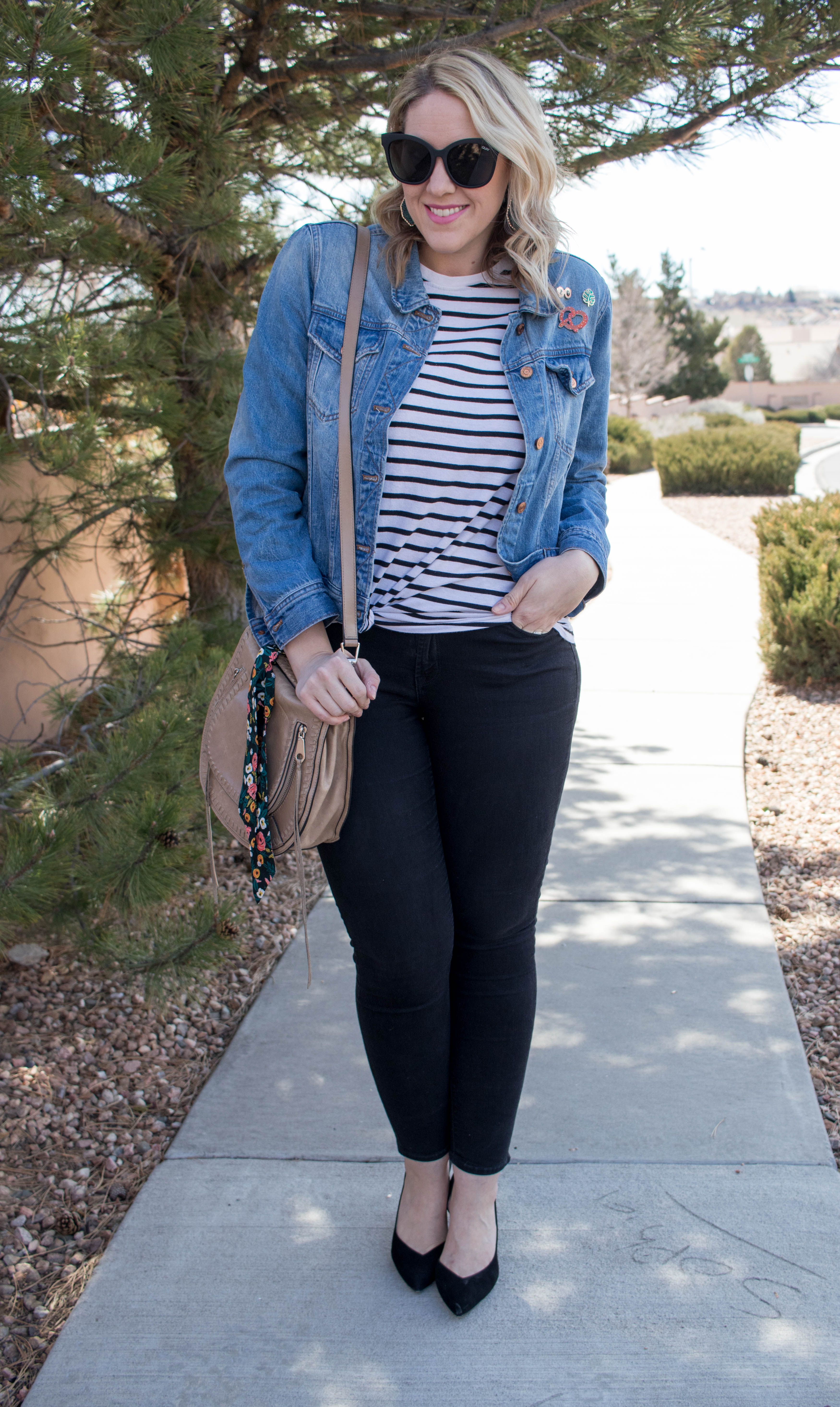spring to winter transitional style #denimjacket #casualstyle #streetstyle