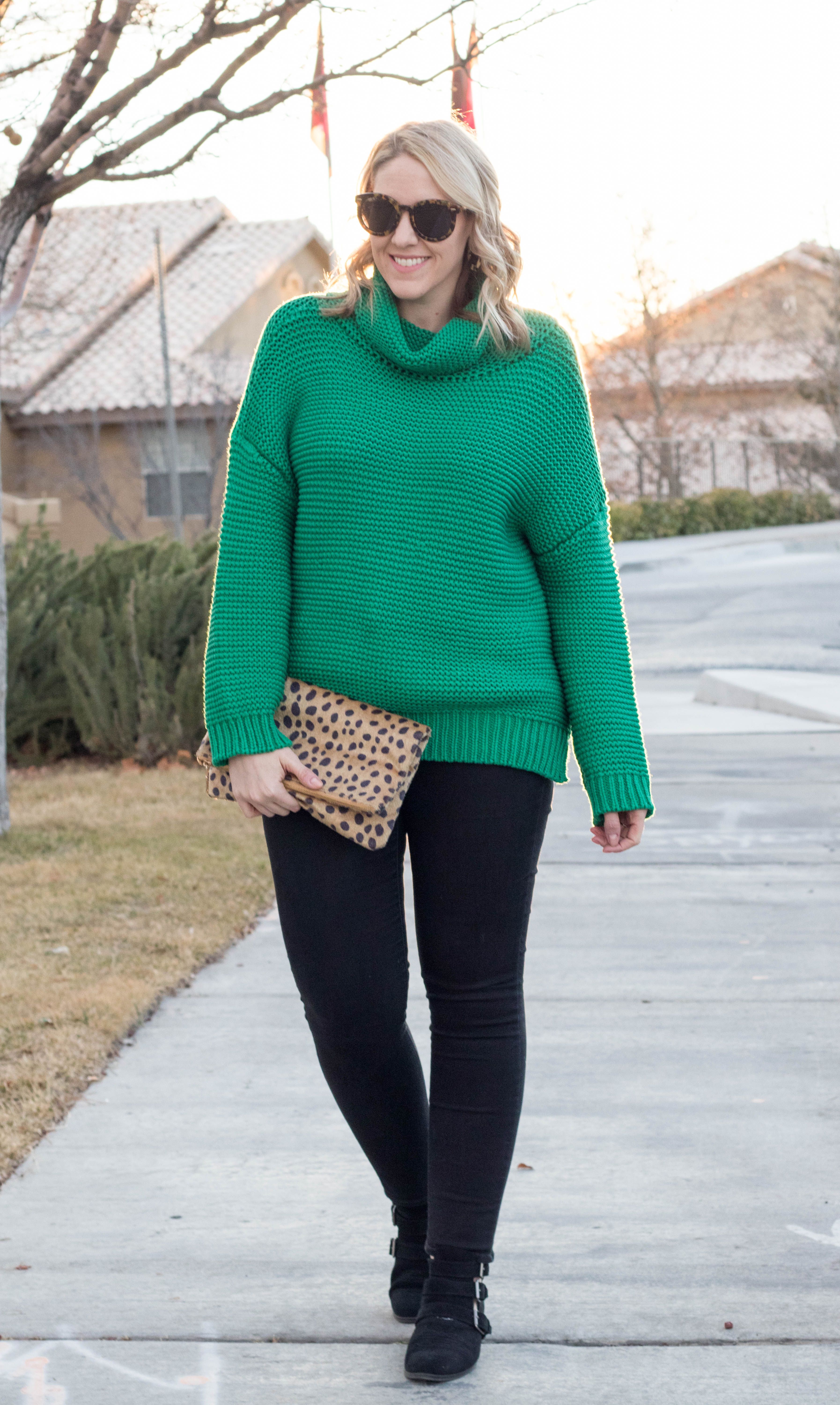 oversized chunky sweater outfit vici #vicidolls #cozysweater #sweateroutfit