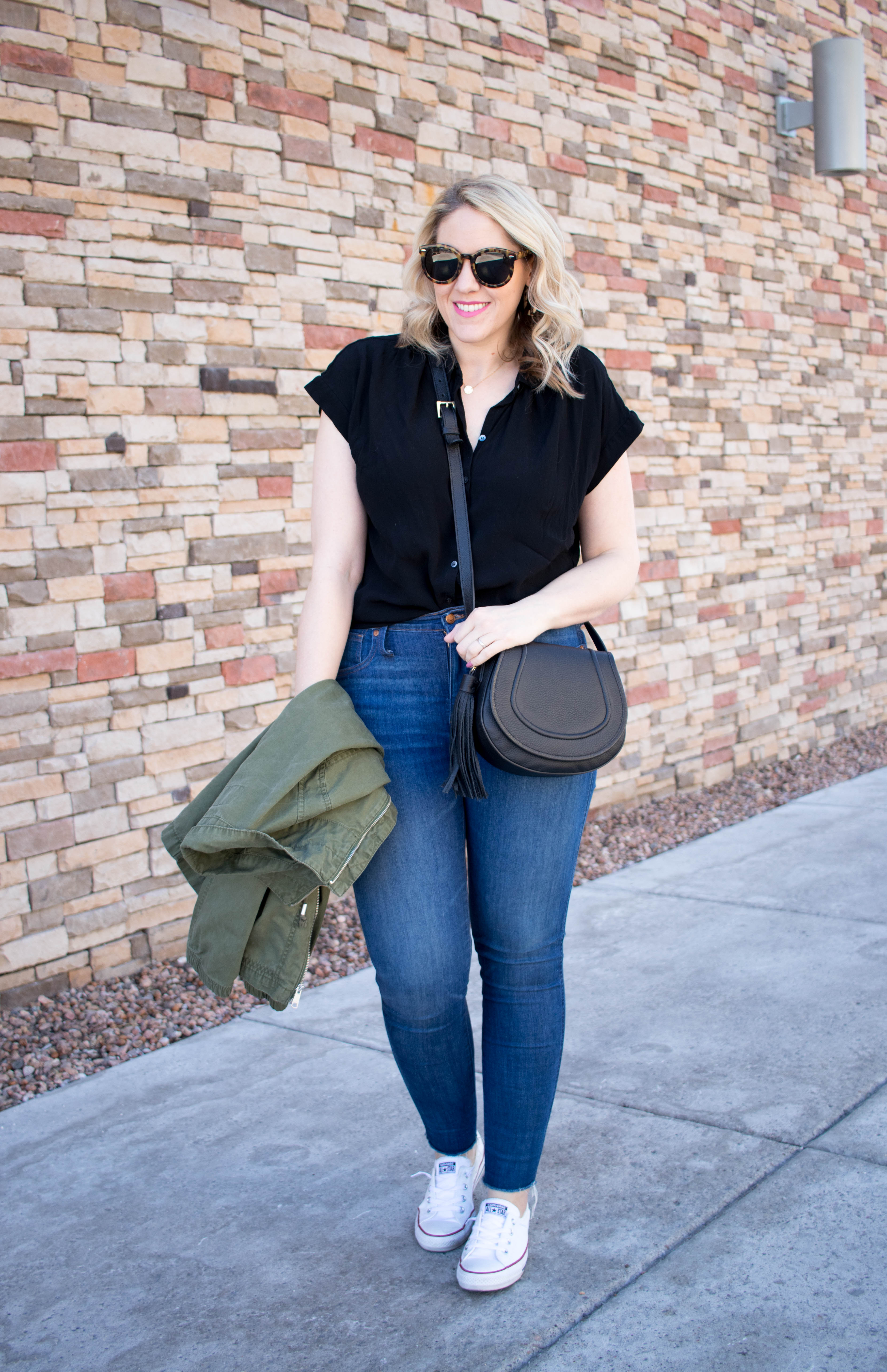 Outfits con clearance jeans y converse