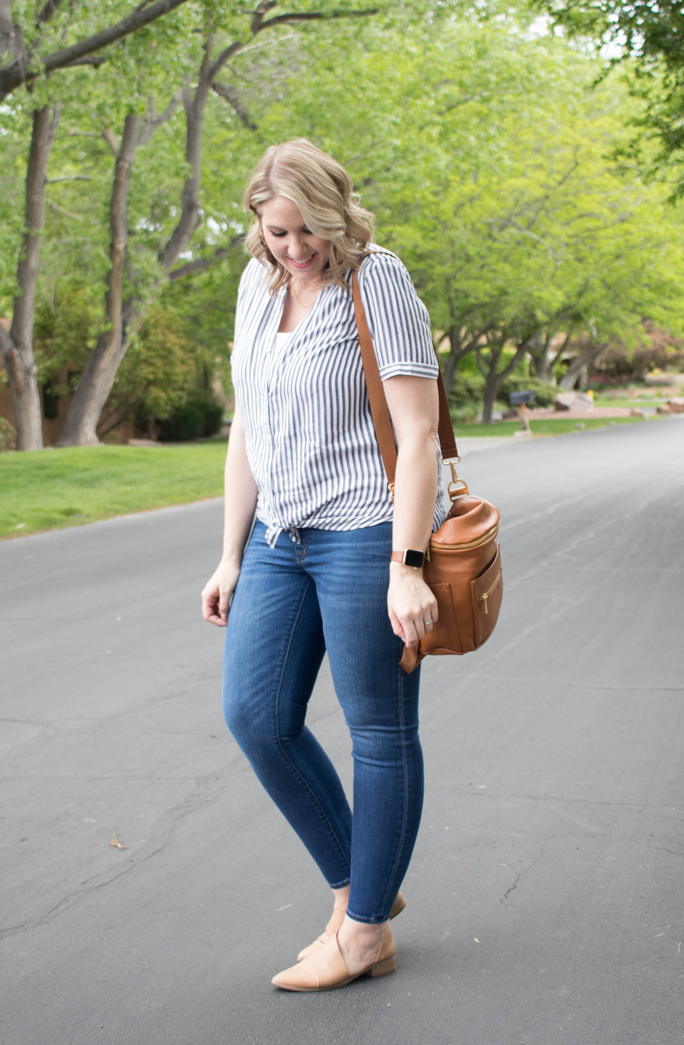 My New Favorite Maternity Jeans: The Weekly Style Edit - Middle of ...