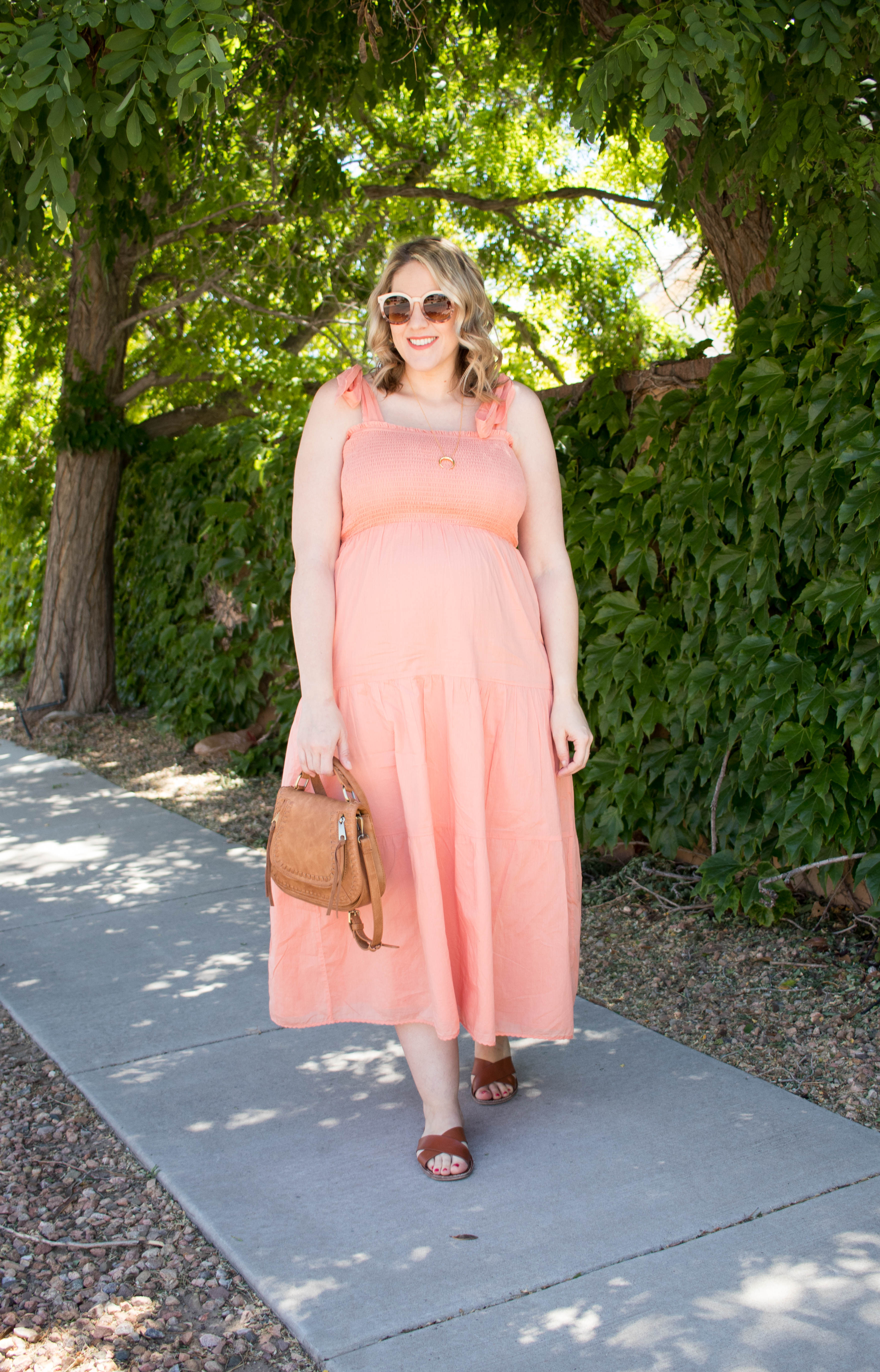 summer maternity outfit ideas #maternityfashion #pregnancy #pregnancystyle