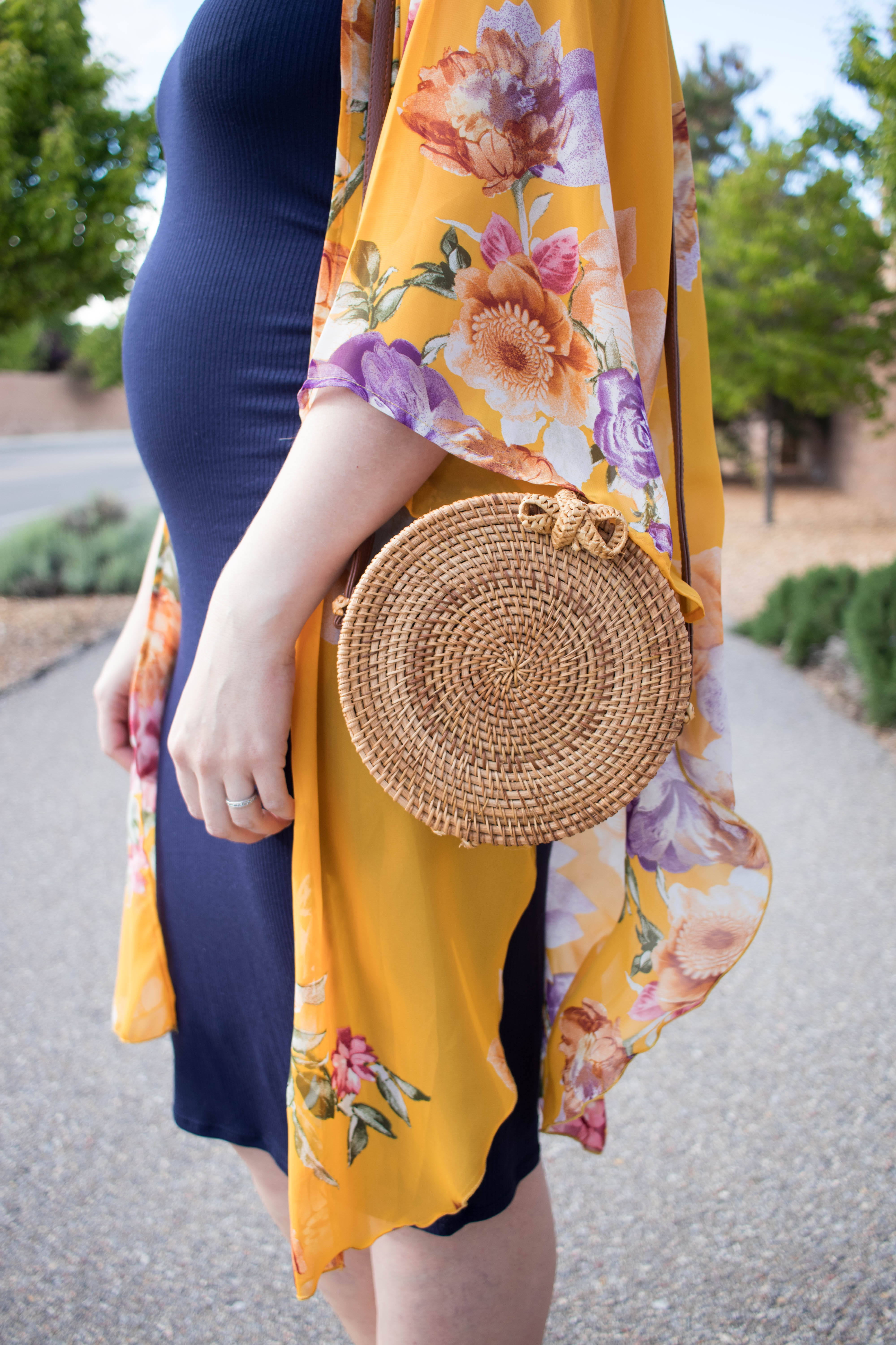 maternity midi dress pink blush #pinkblush #maternitystyle #maternityfashion #kimono