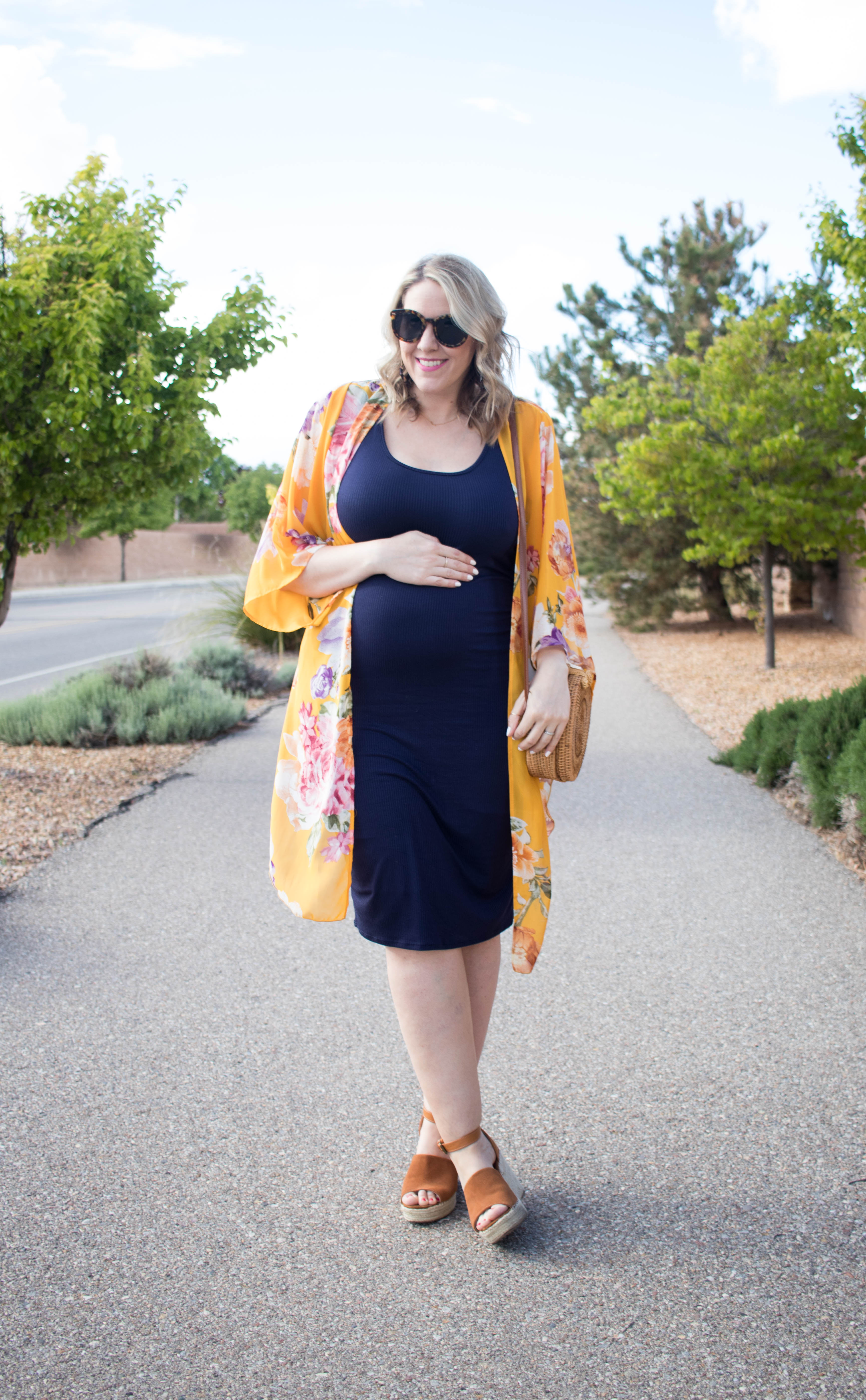 maternity midi dress pink blush kimono #maternityoutfit #bumpstyle #pregnancy