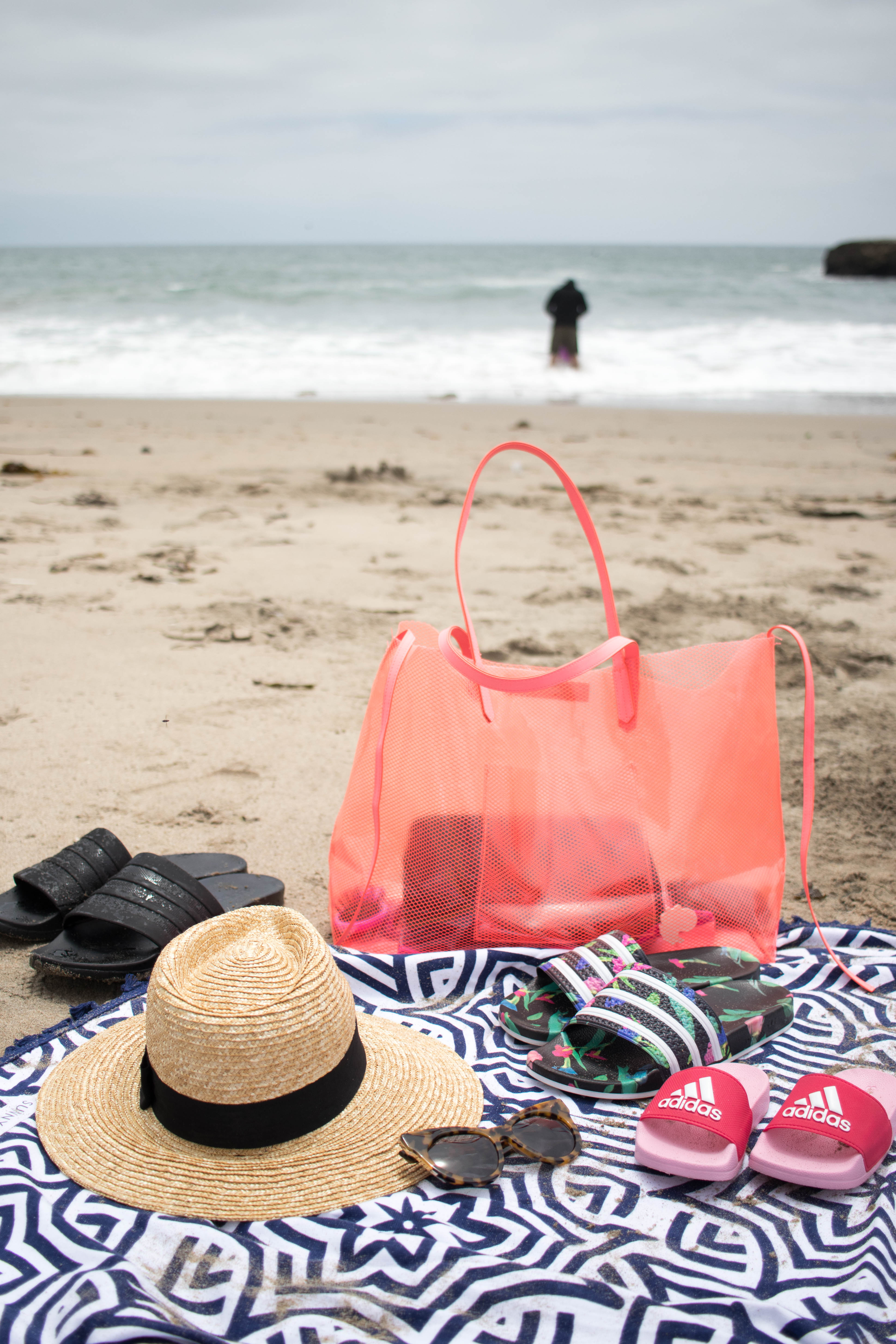 What to Pack for a Day at the Beach