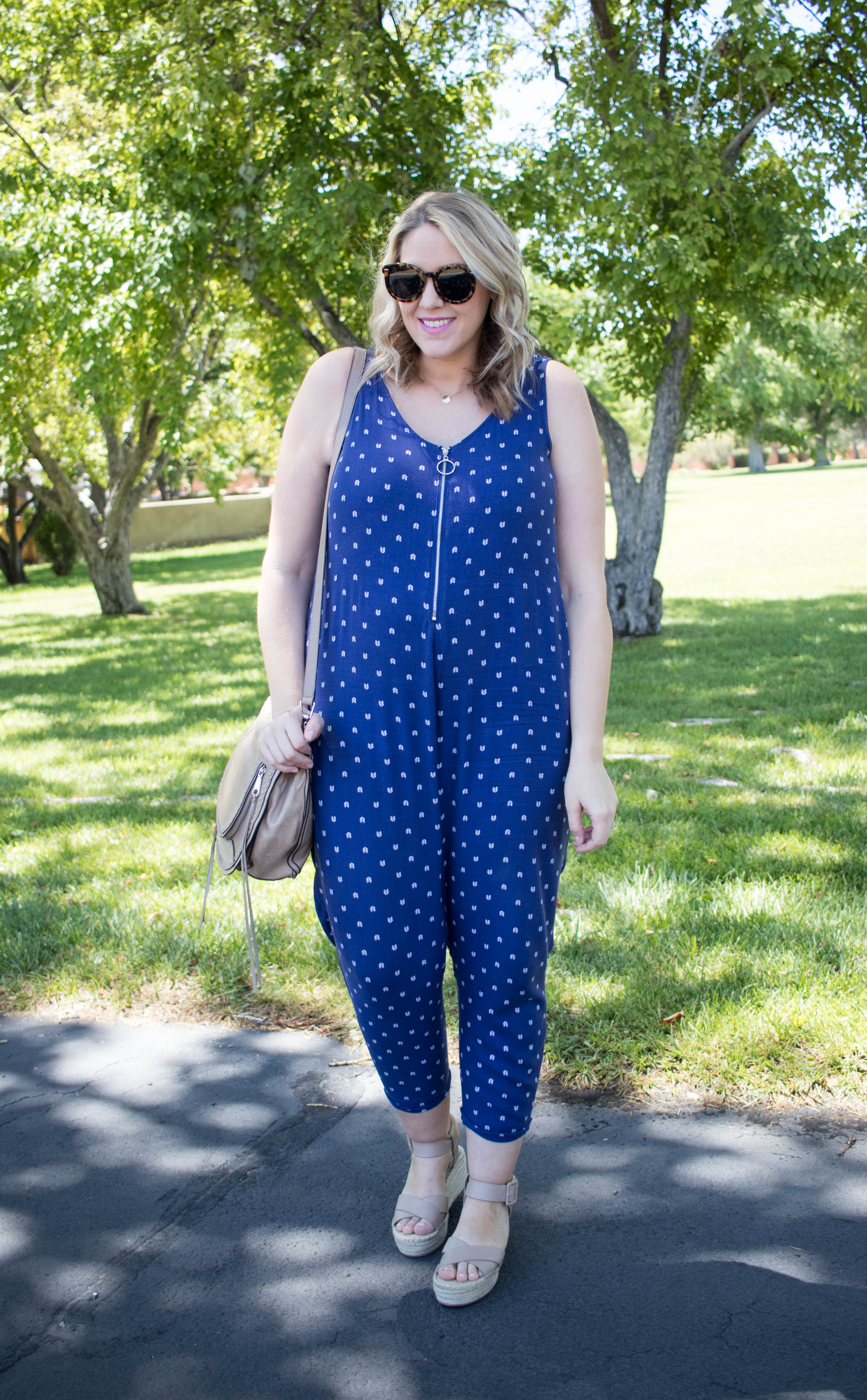 how to style a maternity jumpsuit #jumpsuit #maternityfashion #bumpstyle