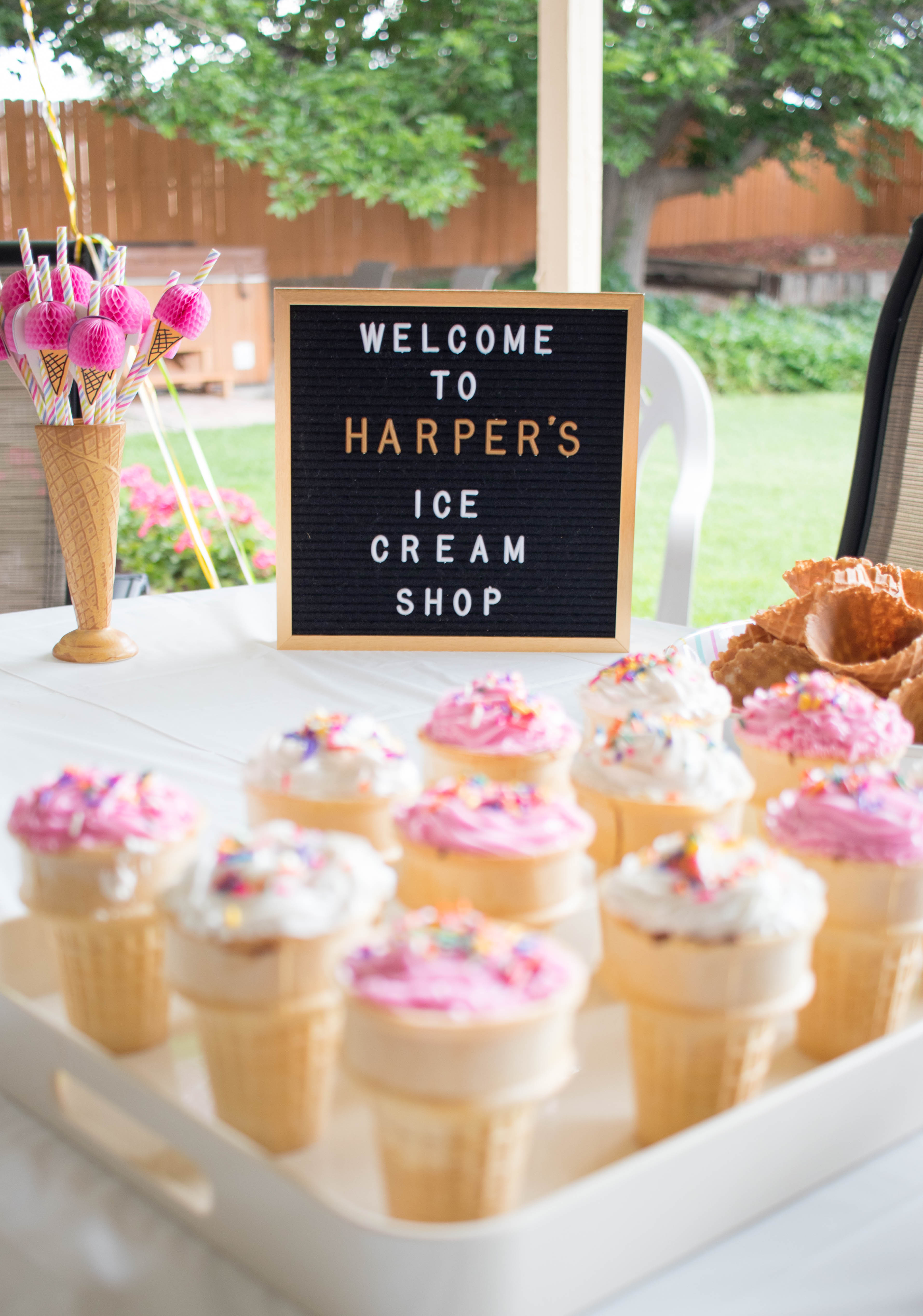 ice cream cone cupcakes birthday party #icecreamparty #icecreamtreats #cupcakes