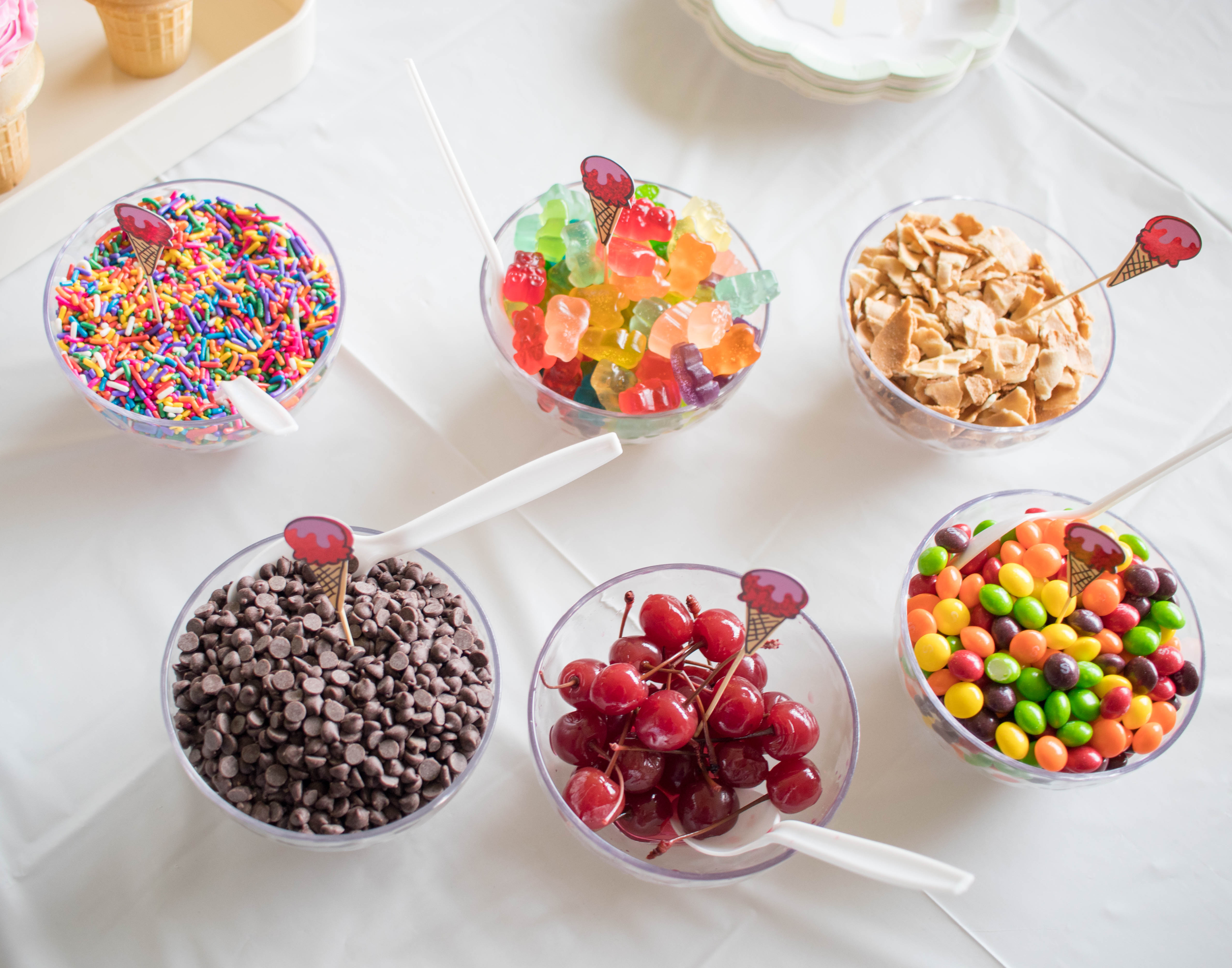 how to throw an ice cream birthday party #icecream #birthdayparty #candy