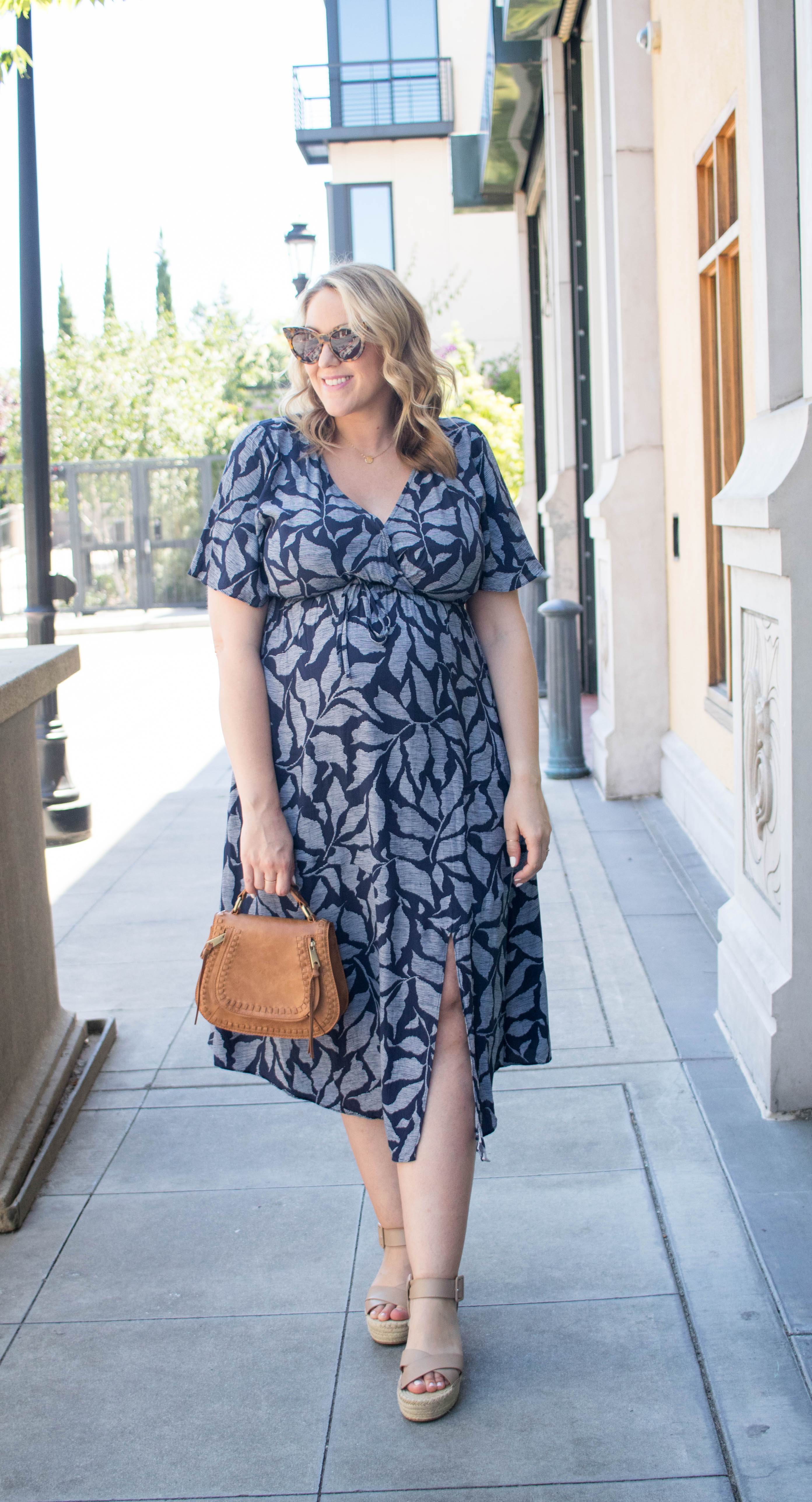 ingrid & isabel flutter sleeve dress maternity outfit #maternityfashion #styleblogger #santanarow