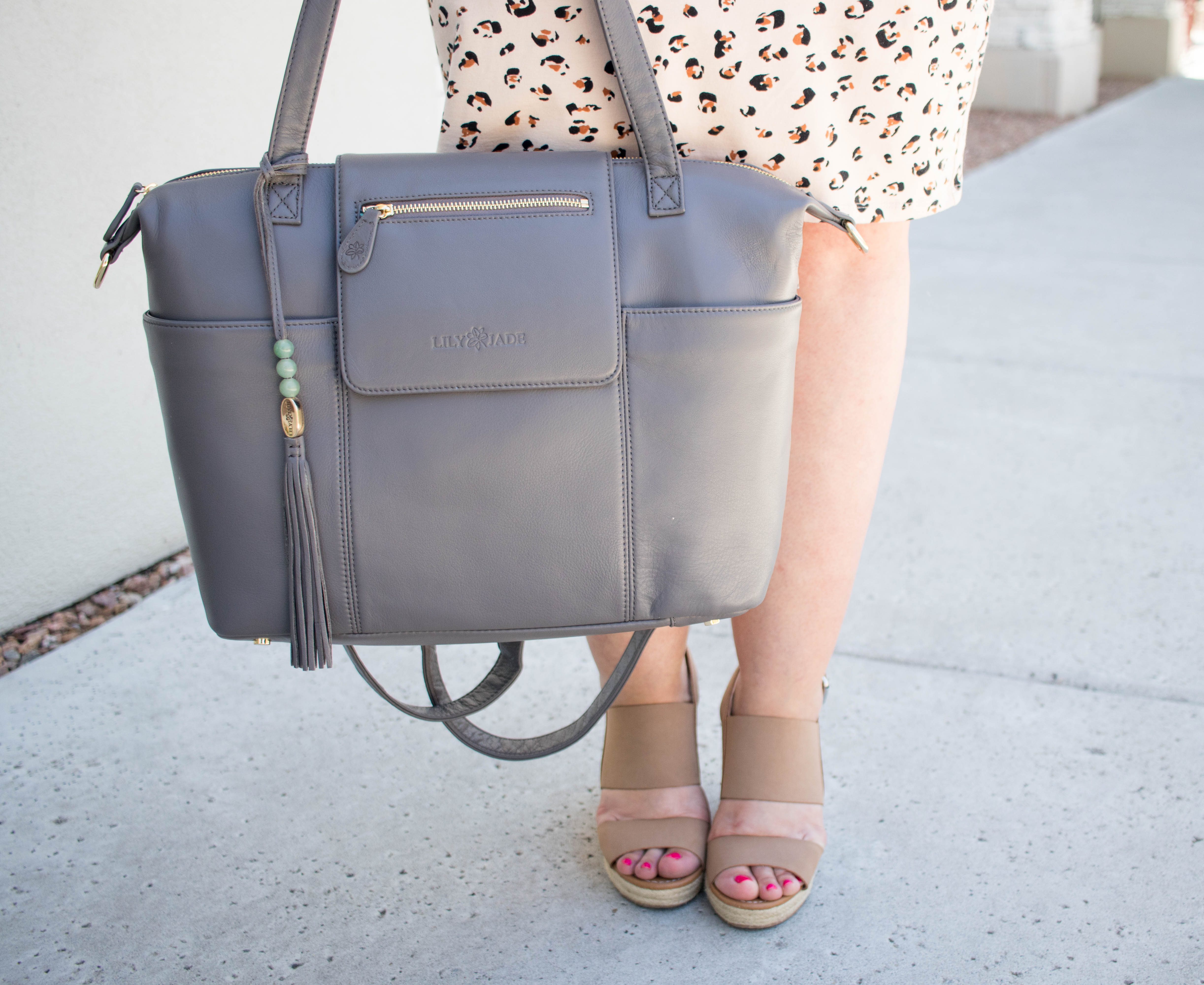 gray and gold lily jade Madeline diaper bag outfit #lilyjade #diaperbag #momstyle