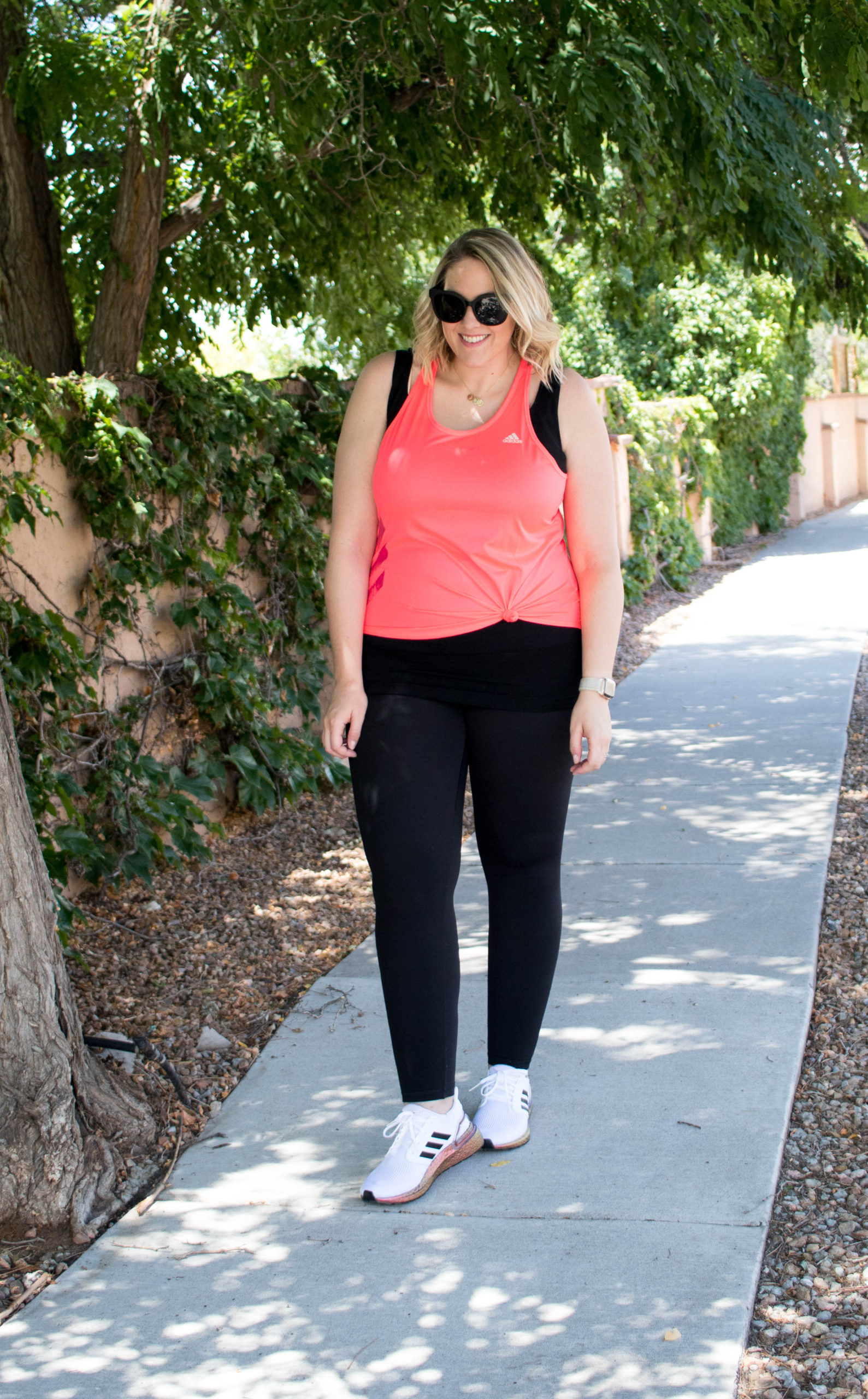 athleisure outfit adidas ultra boost #adidas #momstyle #athleisureoutfit